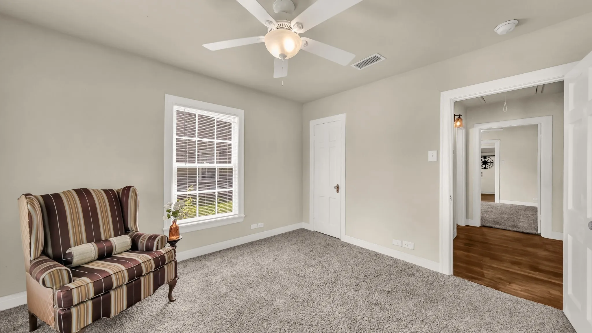 Single Family Residence For Sale in Palo Pinto County , 1715 N Oak Avenue, Mineral Wells, Texas 76067, 3 Bedroom, 2 Bathroom, 1 Garage spaces, 1,572 Sqft, built in 1940, mls#21240883, Real Estate Agent in Mineral Wells, Homes For Sale in Palo Pinto county, Homes For Sale in Mineral Wells, Realtor in Mineral Wells Texas, Real Estate Brokerage Independent Realty Texas, Luminita Cordes Realtor