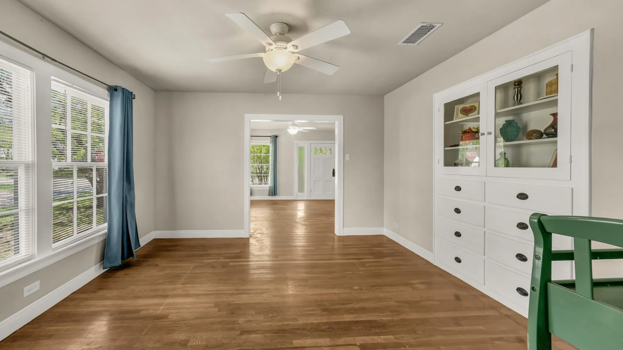 Single Family Residence For Sale in Palo Pinto County , 1715 N Oak Avenue, Mineral Wells, Texas 76067, 3 Bedroom, 2 Bathroom, 1 Garage spaces, 1,572 Sqft, built in 1940, mls#21240883, Real Estate Agent in Mineral Wells, Homes For Sale in Palo Pinto county, Homes For Sale in Mineral Wells, Realtor in Mineral Wells Texas, Real Estate Brokerage Independent Realty Texas, Luminita Cordes Realtor