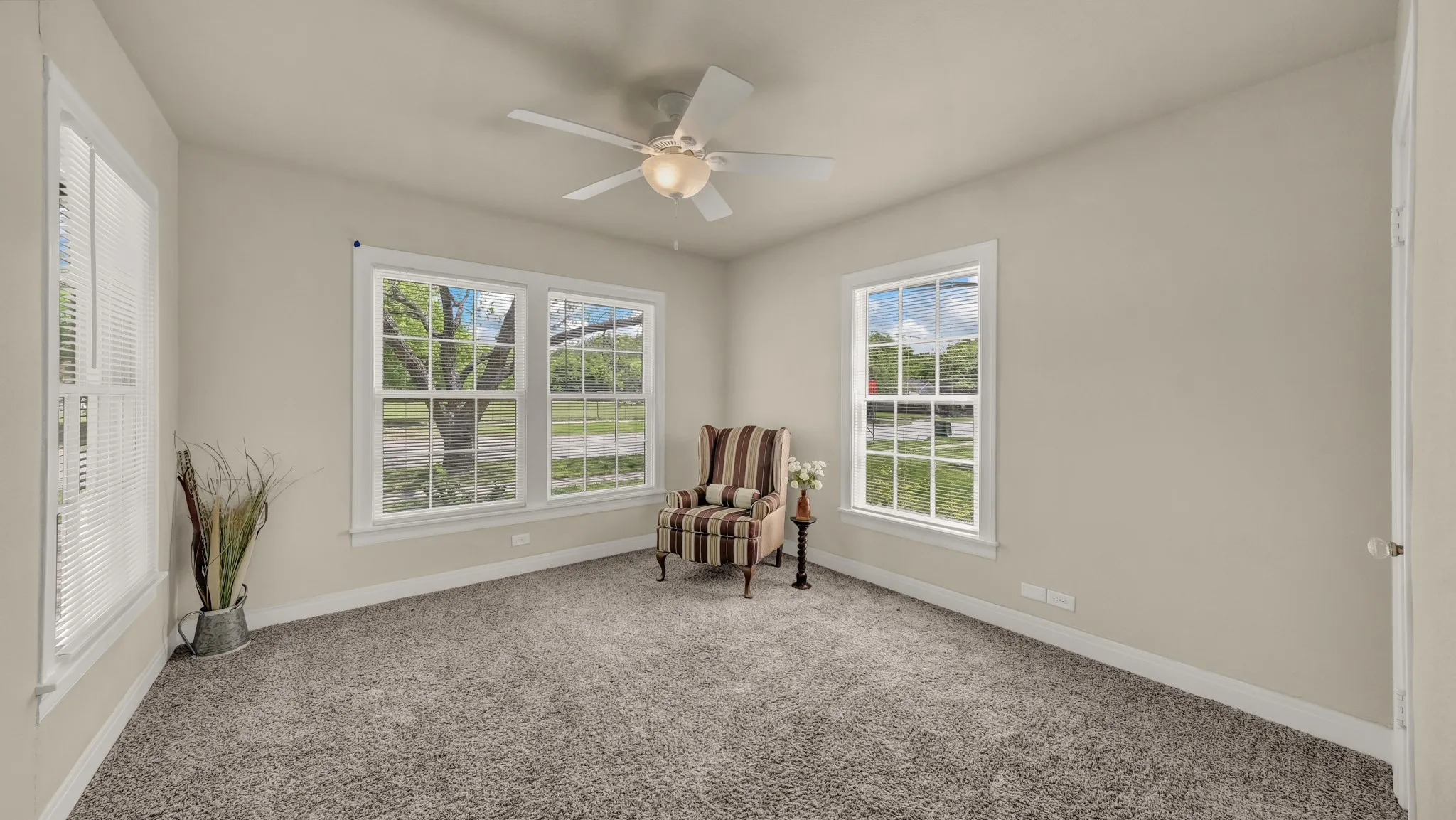 Single Family Residence For Sale in Palo Pinto County , 1715 N Oak Avenue, Mineral Wells, Texas 76067, 3 Bedroom, 2 Bathroom, 1 Garage spaces, 1,572 Sqft, built in 1940, mls#21240883, Real Estate Agent in Mineral Wells, Homes For Sale in Palo Pinto county, Homes For Sale in Mineral Wells, Realtor in Mineral Wells Texas, Real Estate Brokerage Independent Realty Texas, Luminita Cordes Realtor