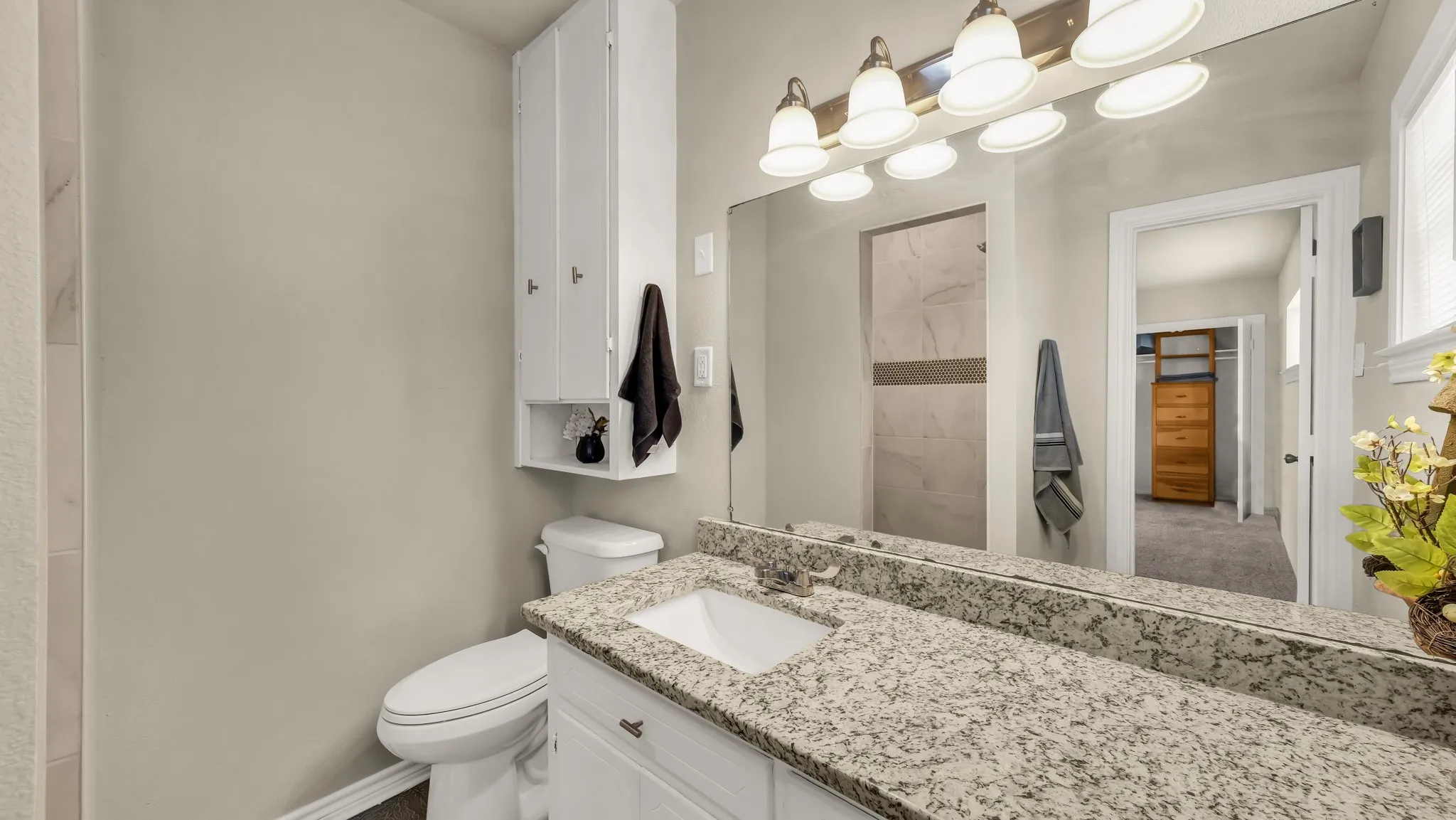 Single Family Residence For Sale in Palo Pinto County , 1715 N Oak Avenue, Mineral Wells, Texas 76067, 3 Bedroom, 2 Bathroom, 1 Garage spaces, 1,572 Sqft, built in 1940, mls#21240883, Real Estate Agent in Mineral Wells, Homes For Sale in Palo Pinto county, Homes For Sale in Mineral Wells, Realtor in Mineral Wells Texas, Real Estate Brokerage Independent Realty Texas, Luminita Cordes Realtor