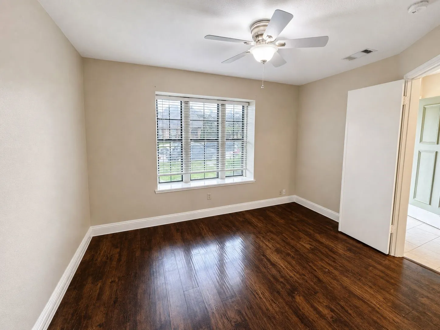 Single Family Residence For Sale in Dallas County , 550 Lee Drive, Coppell, Texas 75019, 2 Bedrooms, 1 Bathroom, 2 Garage spaces, 1,045 Sqft, built in 1985, Price $295,000, mls#21240909, Real Estate Agent in Coppell, Homes For Sale in Dallas county, Homes For Sale in Coppell, Realtor in Coppell Texas, Real Estate Brokerage Independent Realty Texas, Luminita Cordes Realtor