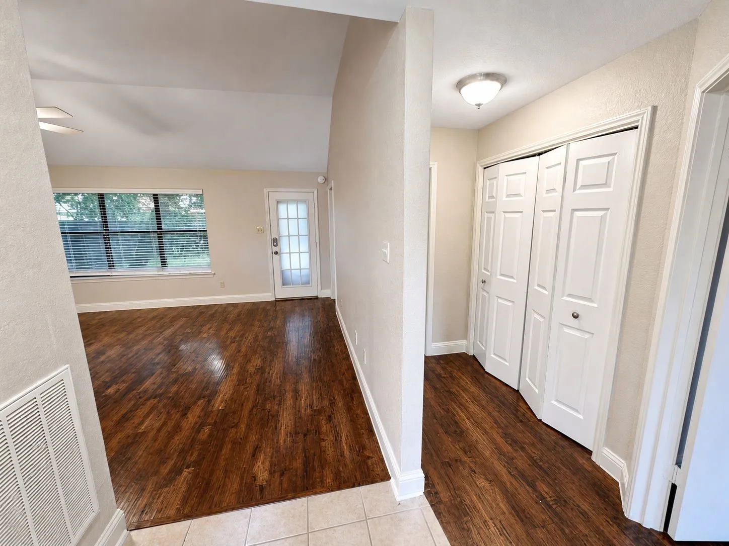 Single Family Residence For Sale in Dallas County , 550 Lee Drive, Coppell, Texas 75019, 2 Bedrooms, 1 Bathroom, 2 Garage spaces, 1,045 Sqft, built in 1985, Price $295,000, mls#21240909, Real Estate Agent in Coppell, Homes For Sale in Dallas county, Homes For Sale in Coppell, Realtor in Coppell Texas, Real Estate Brokerage Independent Realty Texas, Luminita Cordes Realtor