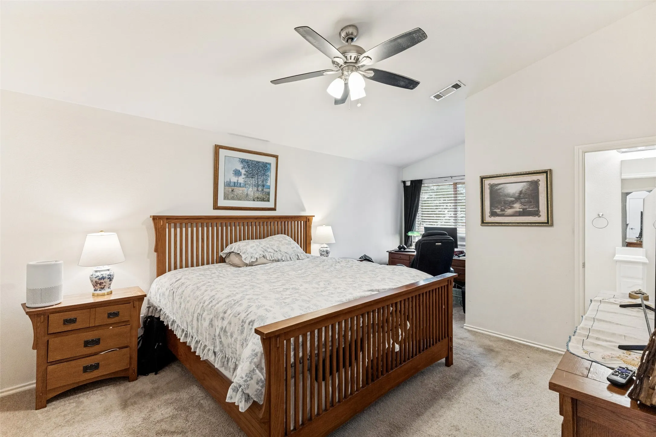 Single Family Residence For Sale in Tarrant County , 6432 Geneva Lane, Fort Worth, Texas 76131, 3 Bedroom, 2 Bathroom, 2 Garage spaces, 1,346 Sqft, built in 2004, mls#21239952, Real Estate Agent in Fort Worth, Homes For Sale in Tarrant county, Homes For Sale in Fort Worth, Realtor in Fort Worth Texas, Real Estate Brokerage Independent Realty Texas, Luminita Cordes Realtor