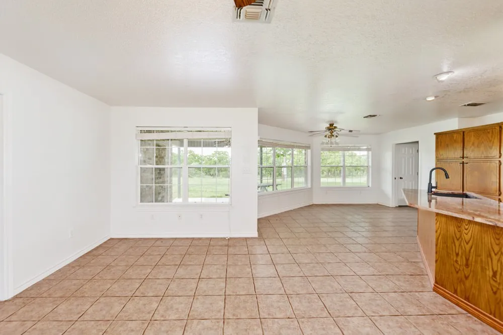 Single Family Residence For Sale in Montague County , 4316 Leona Road, Bowie, Texas 76230, 3 Bedroom, 2 Bathroom, Garage spaces, 1,860 Sqft, built in 1994, mls#21239624, Real Estate Agent in Bowie, Homes For Sale in Montague county, Homes For Sale in Bowie, Realtor in Bowie Texas, Real Estate Brokerage Independent Realty Texas, Luminita Cordes Realtor