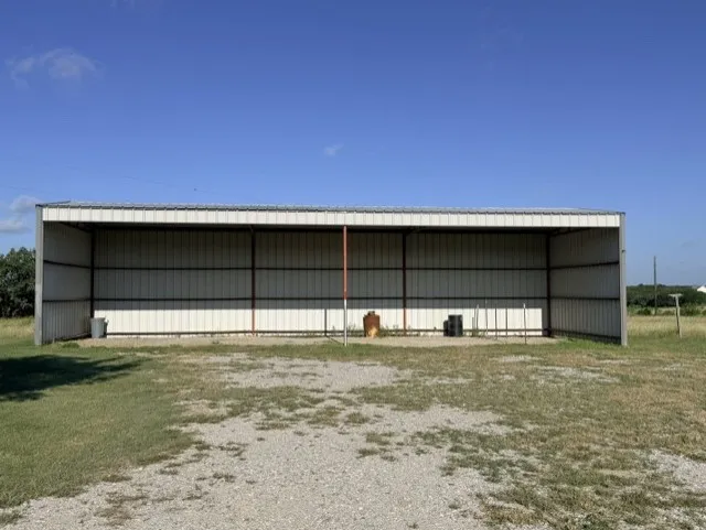 Single Family Residence For Sale in Montague County , 4316 Leona Road, Bowie, Texas 76230, 3 Bedroom, 2 Bathroom, Garage spaces, 1,860 Sqft, built in 1994, mls#21239624, Real Estate Agent in Bowie, Homes For Sale in Montague county, Homes For Sale in Bowie, Realtor in Bowie Texas, Real Estate Brokerage Independent Realty Texas, Luminita Cordes Realtor