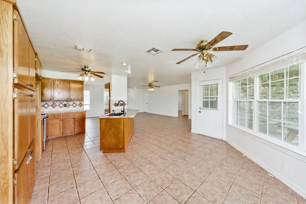 Single Family Residence For Sale in Montague County , 4316 Leona Road, Bowie, Texas 76230, 3 Bedroom, 2 Bathroom, Garage spaces, 1,860 Sqft, built in 1994, mls#21239624, Real Estate Agent in Bowie, Homes For Sale in Montague county, Homes For Sale in Bowie, Realtor in Bowie Texas, Real Estate Brokerage Independent Realty Texas, Luminita Cordes Realtor