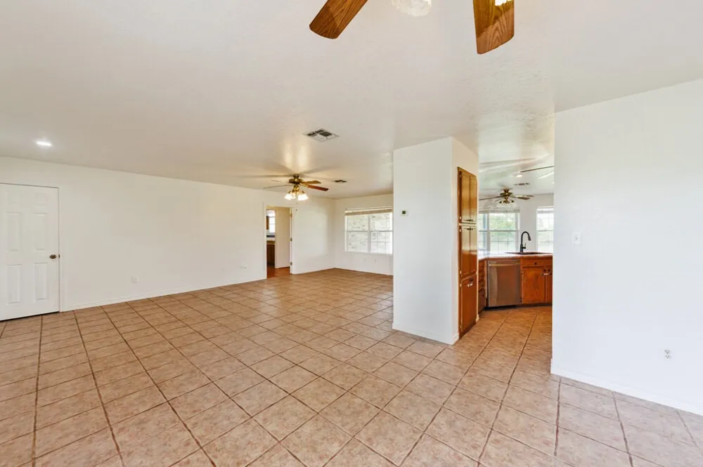 Single Family Residence For Sale in Montague County , 4316 Leona Road, Bowie, Texas 76230, 3 Bedroom, 2 Bathroom, Garage spaces, 1,860 Sqft, built in 1994, mls#21239624, Real Estate Agent in Bowie, Homes For Sale in Montague county, Homes For Sale in Bowie, Realtor in Bowie Texas, Real Estate Brokerage Independent Realty Texas, Luminita Cordes Realtor
