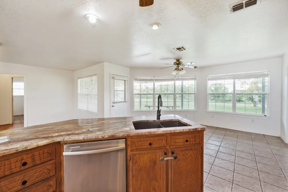 Single Family Residence For Sale in Montague County , 4316 Leona Road, Bowie, Texas 76230, 3 Bedroom, 2 Bathroom, Garage spaces, 1,860 Sqft, built in 1994, mls#21239624, Real Estate Agent in Bowie, Homes For Sale in Montague county, Homes For Sale in Bowie, Realtor in Bowie Texas, Real Estate Brokerage Independent Realty Texas, Luminita Cordes Realtor
