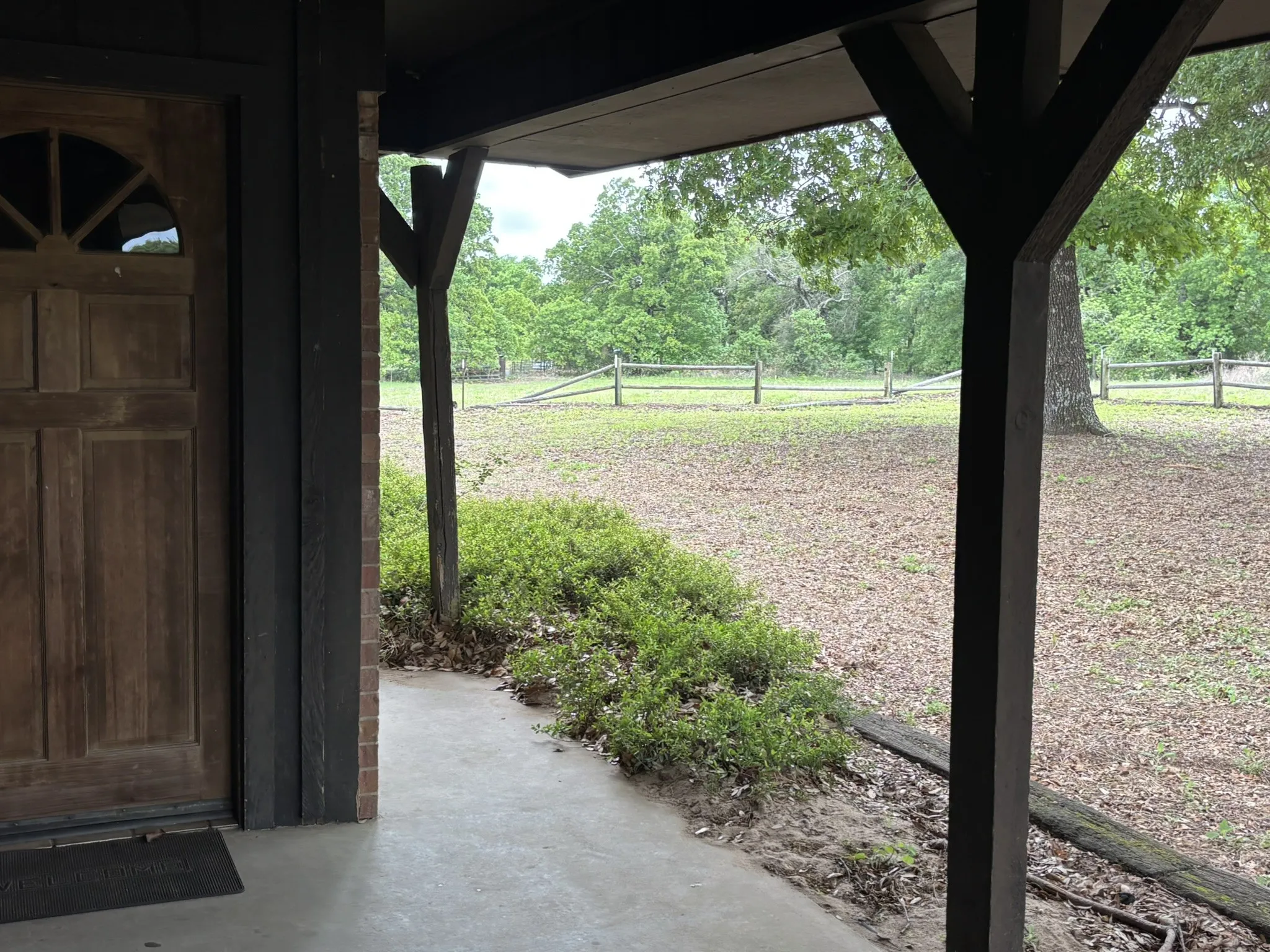 Single Family Residence For Sale in Henderson County , 14070 County Road 3520, Brownsboro, Texas 75756, 3 Bedroom, 2 Bathroom, Garage spaces, 2,798 Sqft, built in 1981, Preowned, mls#21239652, Real Estate Agent in Brownsboro, Homes For Sale in Henderson county, Homes For Sale in Brownsboro, Realtor in Brownsboro Texas, Real Estate Brokerage Independent Realty Texas, Luminita Cordes Realtor