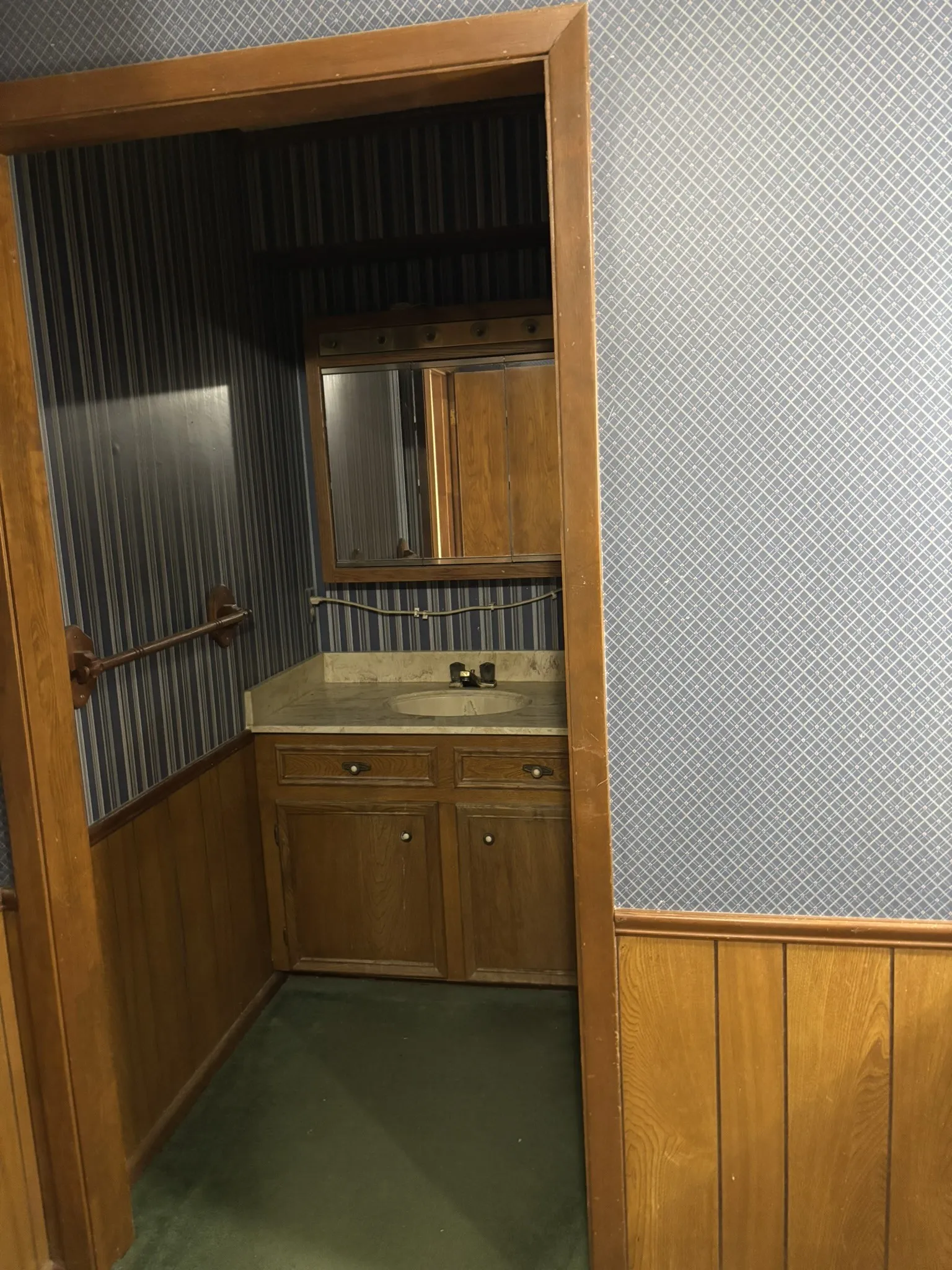 Single Family Residence For Sale in Henderson County , 14070 County Road 3520, Brownsboro, Texas 75756, 3 Bedroom, 2 Bathroom, Garage spaces, 2,798 Sqft, built in 1981, Preowned, mls#21239652, Real Estate Agent in Brownsboro, Homes For Sale in Henderson county, Homes For Sale in Brownsboro, Realtor in Brownsboro Texas, Real Estate Brokerage Independent Realty Texas, Luminita Cordes Realtor
