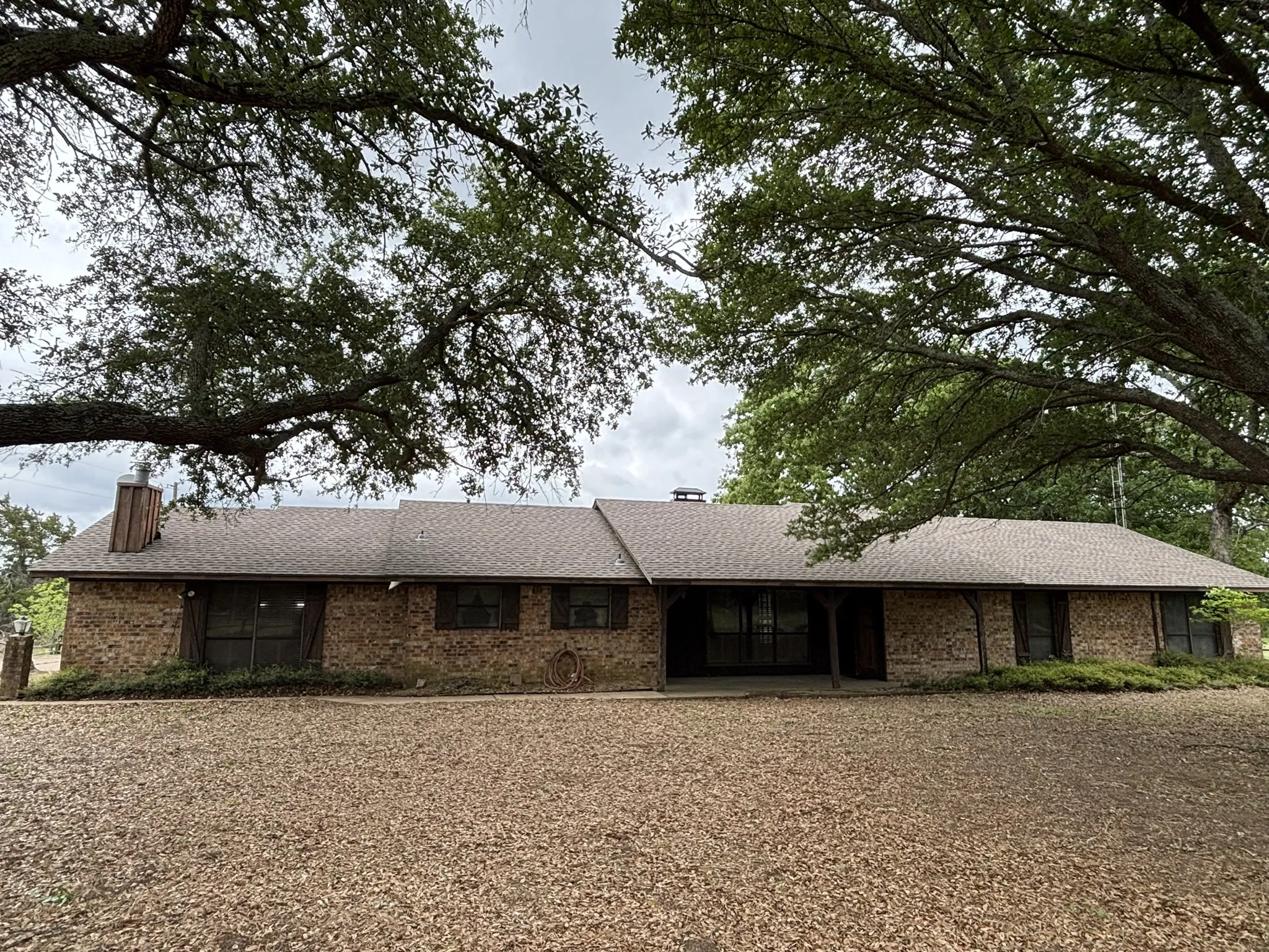 Single Family Residence For Sale in Henderson County , 14070 County Road 3520, Brownsboro, Texas 75756, 3 Bedroom, 2 Bathroom, Garage spaces, 2,798 Sqft, built in 1981, Preowned, mls#21239652, Real Estate Agent in Brownsboro, Homes For Sale in Henderson county, Homes For Sale in Brownsboro, Realtor in Brownsboro Texas, Real Estate Brokerage Independent Realty Texas, Luminita Cordes Realtor