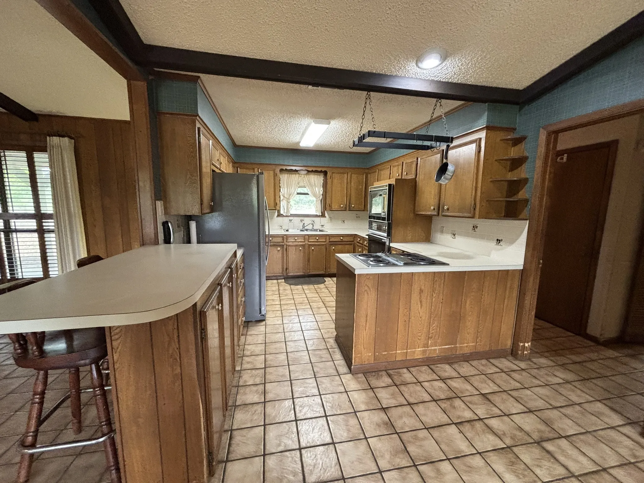 Single Family Residence For Sale in Henderson County , 14070 County Road 3520, Brownsboro, Texas 75756, 3 Bedroom, 2 Bathroom, Garage spaces, 2,798 Sqft, built in 1981, Preowned, mls#21239652, Real Estate Agent in Brownsboro, Homes For Sale in Henderson county, Homes For Sale in Brownsboro, Realtor in Brownsboro Texas, Real Estate Brokerage Independent Realty Texas, Luminita Cordes Realtor