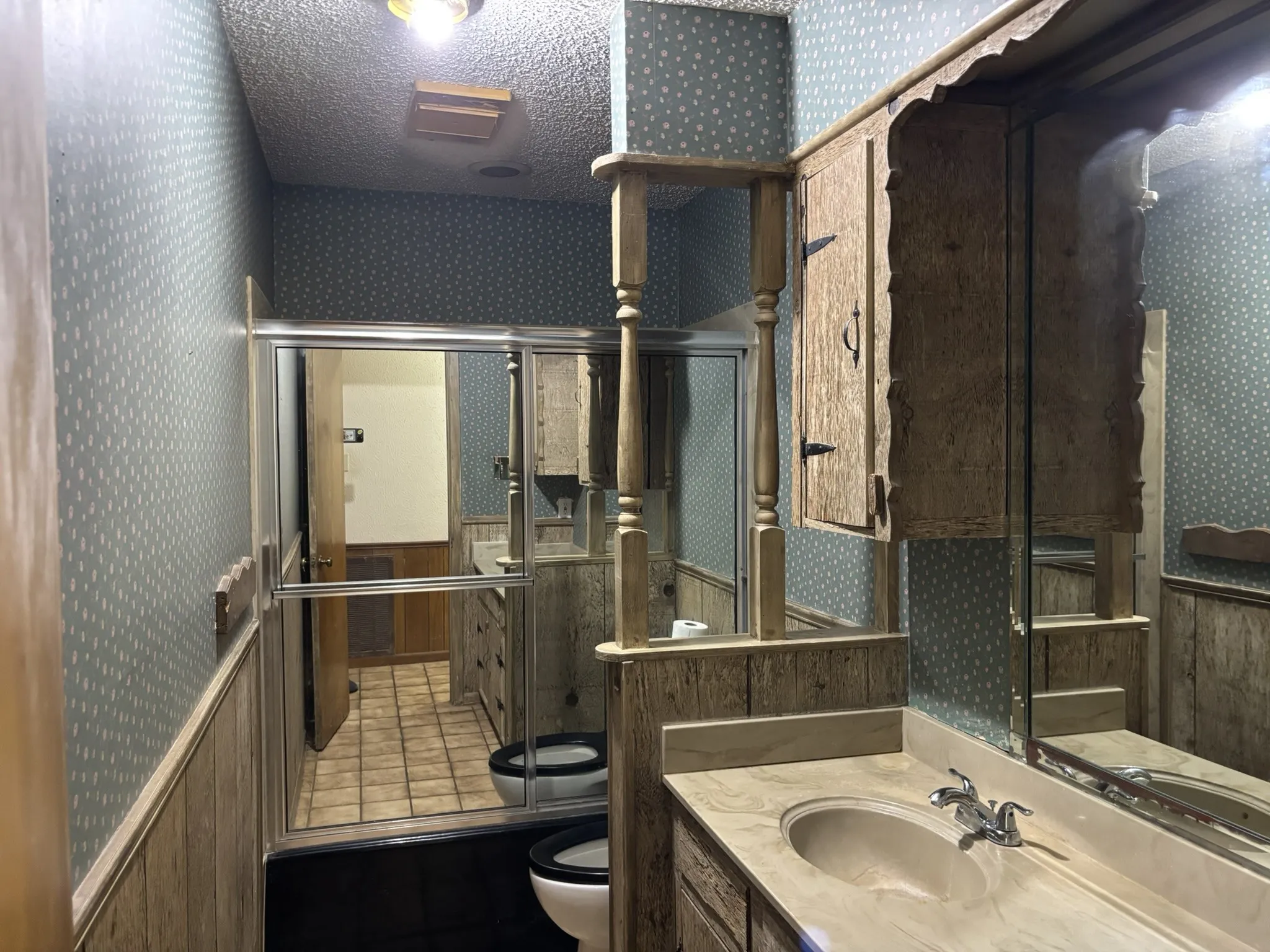 Single Family Residence For Sale in Henderson County , 14070 County Road 3520, Brownsboro, Texas 75756, 3 Bedroom, 2 Bathroom, Garage spaces, 2,798 Sqft, built in 1981, Preowned, mls#21239652, Real Estate Agent in Brownsboro, Homes For Sale in Henderson county, Homes For Sale in Brownsboro, Realtor in Brownsboro Texas, Real Estate Brokerage Independent Realty Texas, Luminita Cordes Realtor