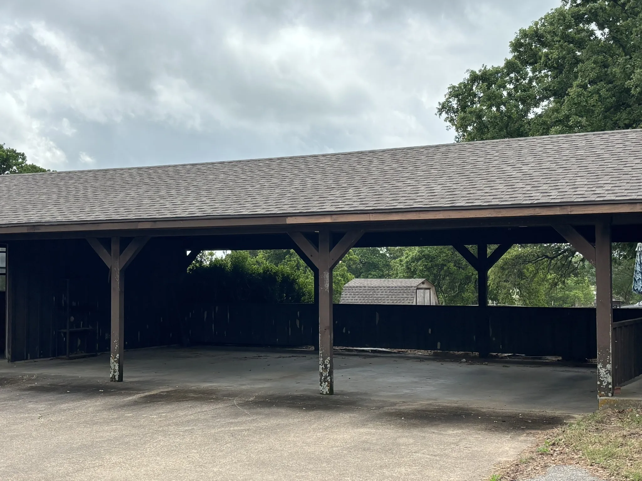 Single Family Residence For Sale in Henderson County , 14070 County Road 3520, Brownsboro, Texas 75756, 3 Bedroom, 2 Bathroom, Garage spaces, 2,798 Sqft, built in 1981, Preowned, mls#21239652, Real Estate Agent in Brownsboro, Homes For Sale in Henderson county, Homes For Sale in Brownsboro, Realtor in Brownsboro Texas, Real Estate Brokerage Independent Realty Texas, Luminita Cordes Realtor