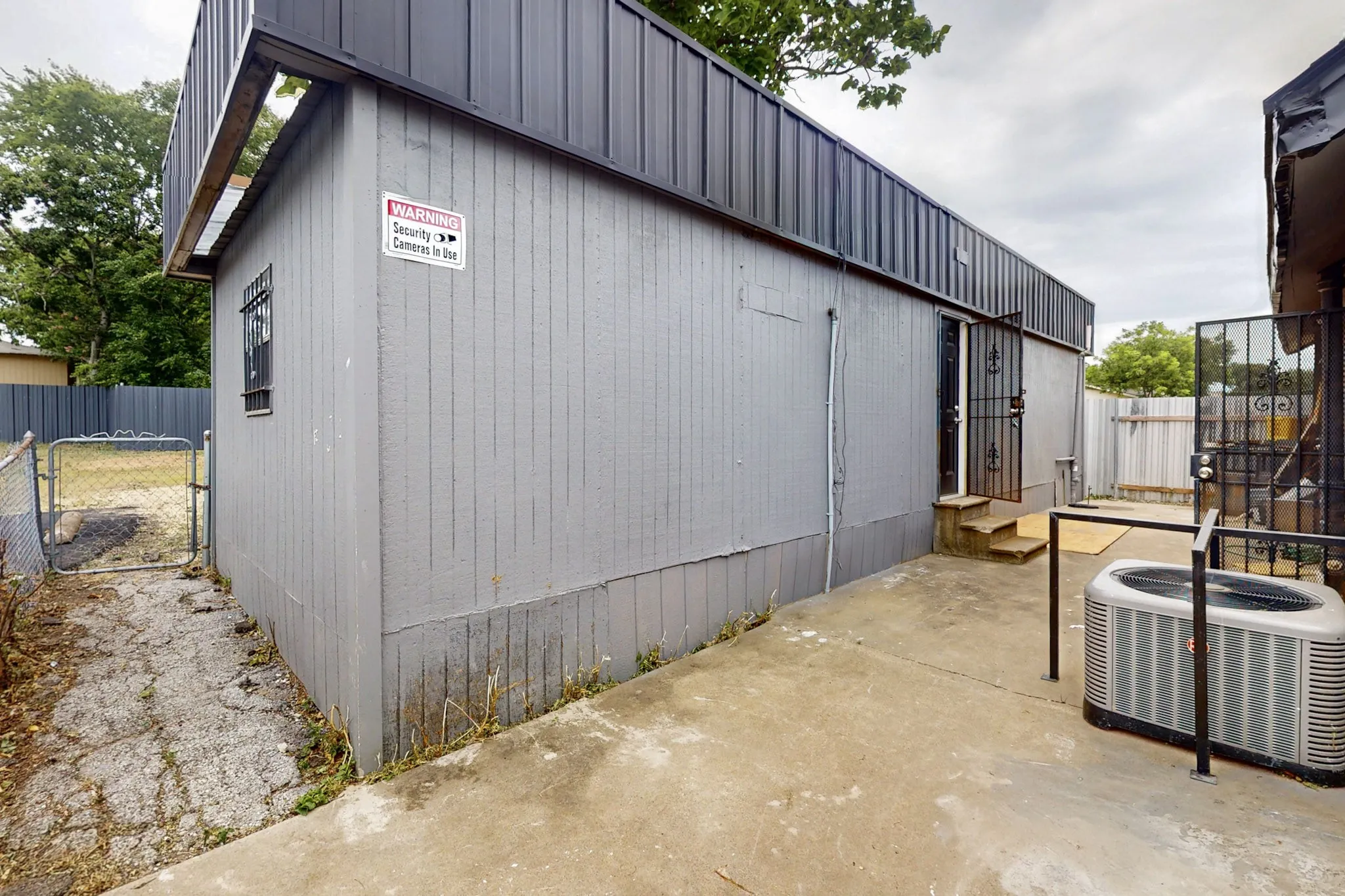 Retail For Rent in Dallas County , 3818 S Lancaster Road Building B, Dallas, Texas 75216, 0, 0, Garage spaces, 0 Sqft, built in 1972, Preowned, Price $2,000, mls#21240953, Real Estate Agent in Dallas, Homes For Rent in Dallas county, Homes For Rent in Dallas, Realtor in Dallas Texas, Real Estate Brokerage Independent Realty Texas, Luminita Cordes Realtor