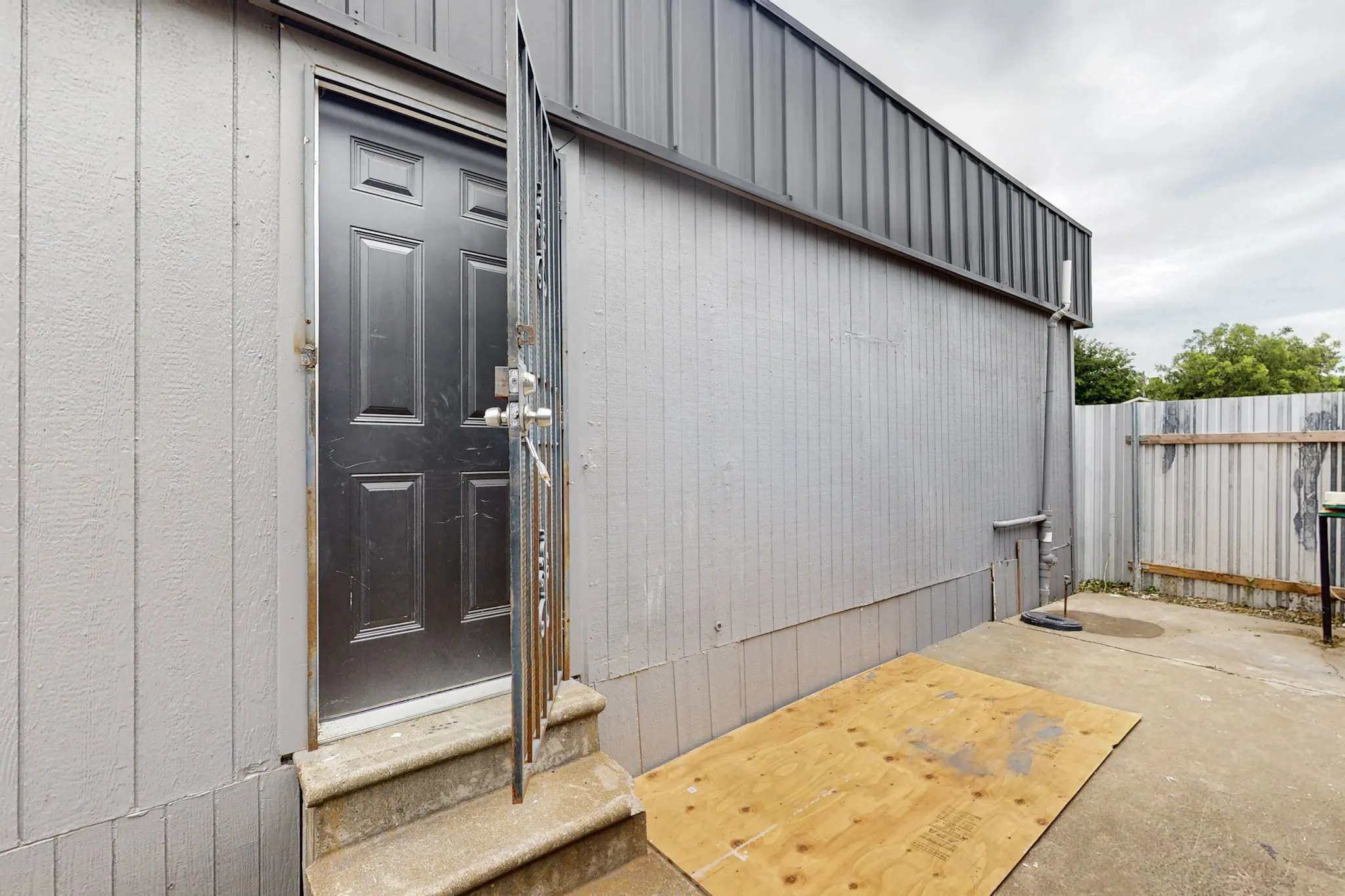 Retail For Rent in Dallas County , 3818 S Lancaster Road Building B, Dallas, Texas 75216, 0, 0, Garage spaces, 0 Sqft, built in 1972, Preowned, Price $2,000, mls#21240953, Real Estate Agent in Dallas, Homes For Rent in Dallas county, Homes For Rent in Dallas, Realtor in Dallas Texas, Real Estate Brokerage Independent Realty Texas, Luminita Cordes Realtor