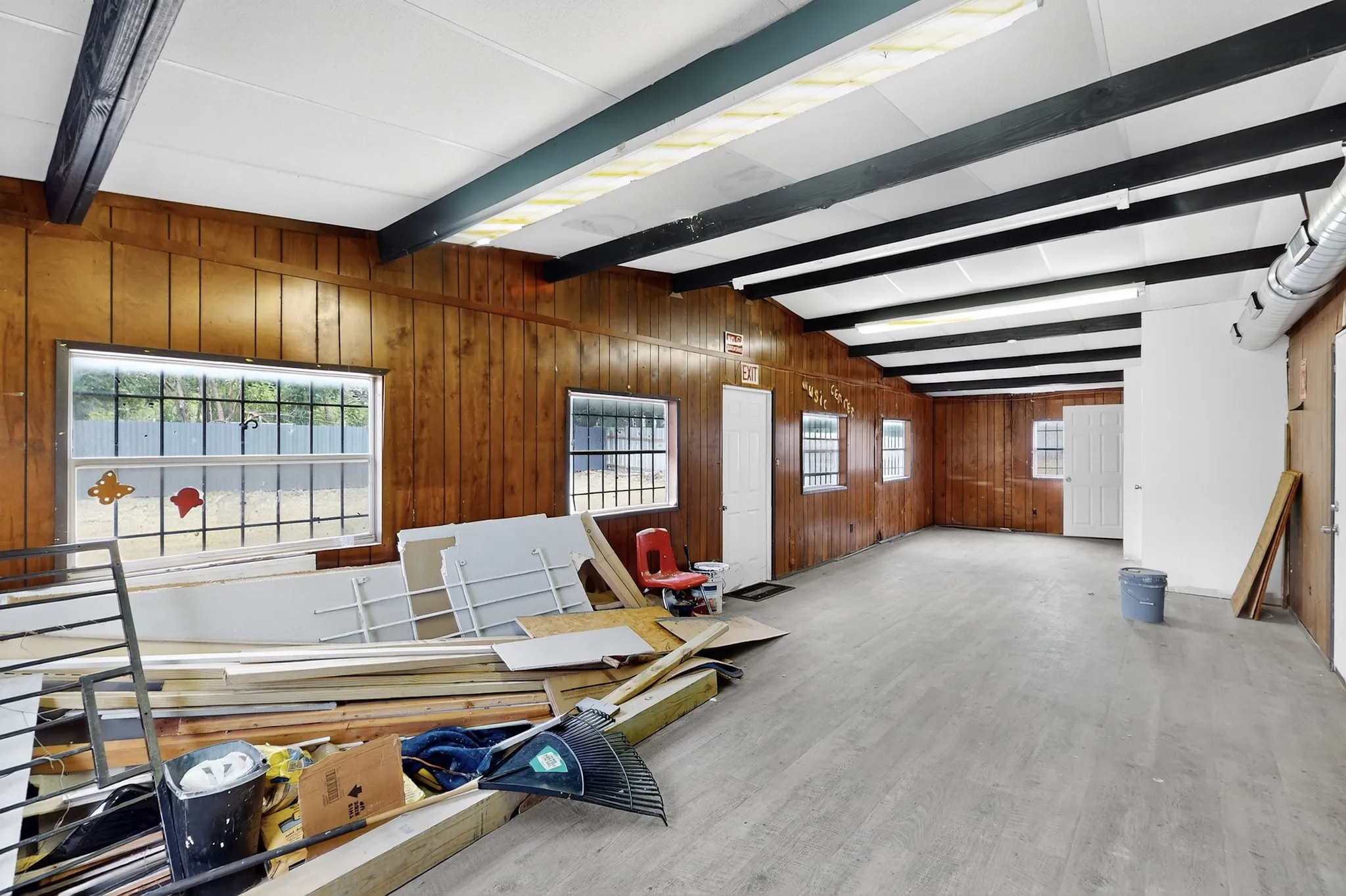 Retail For Rent in Dallas County , 3818 S Lancaster Road Building B, Dallas, Texas 75216, 0, 0, Garage spaces, 0 Sqft, built in 1972, Preowned, Price $2,000, mls#21240953, Real Estate Agent in Dallas, Homes For Rent in Dallas county, Homes For Rent in Dallas, Realtor in Dallas Texas, Real Estate Brokerage Independent Realty Texas, Luminita Cordes Realtor