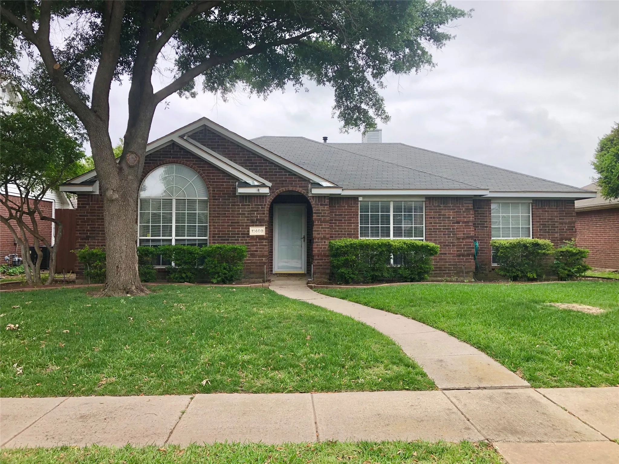 Single Family Residence For Rent