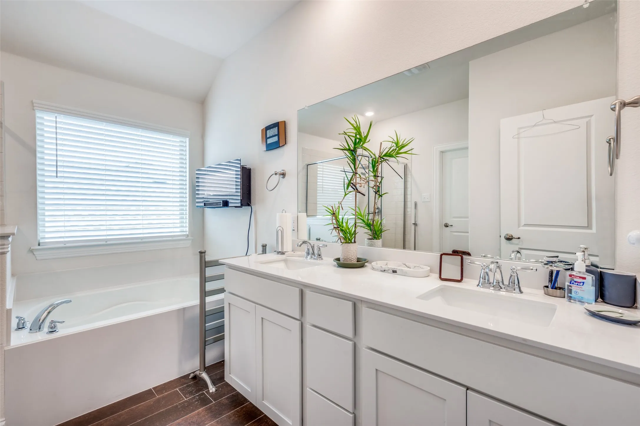 Single Family Residence For Sale in Denton County , 1745 Elise Lane, Little Elm, Texas 76227, 4 Bedroom, 3 Bathroom, 2 Garage spaces, 2,235 Sqft, built in 2022, mls#21239533, Real Estate Agent in Little Elm, Homes For Sale in Denton county, Homes For Sale in Little Elm, Realtor in Little Elm Texas, Real Estate Brokerage Independent Realty Texas, Luminita Cordes Realtor