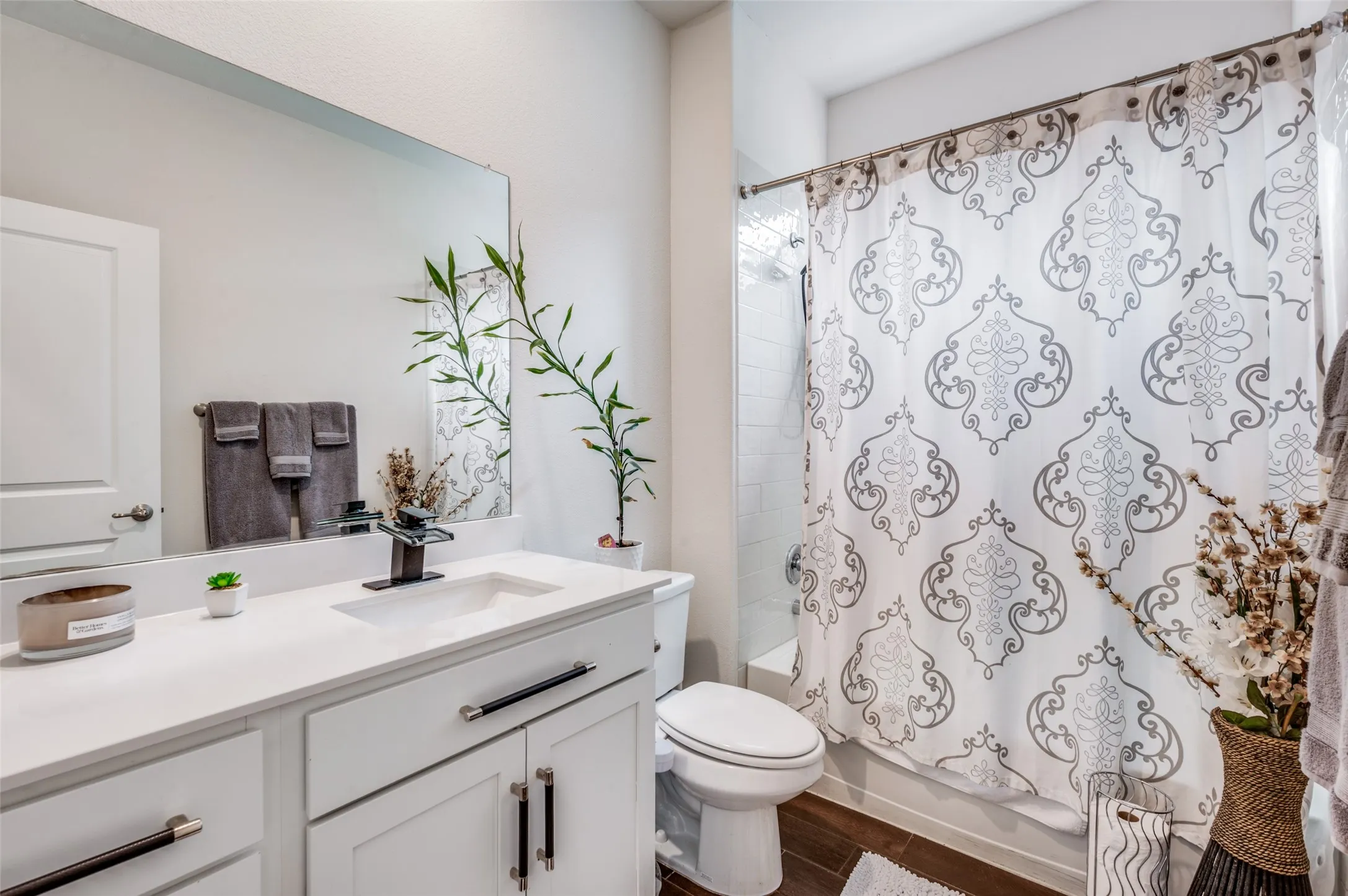 Single Family Residence For Sale in Denton County , 1745 Elise Lane, Little Elm, Texas 76227, 4 Bedroom, 3 Bathroom, 2 Garage spaces, 2,235 Sqft, built in 2022, mls#21239533, Real Estate Agent in Little Elm, Homes For Sale in Denton county, Homes For Sale in Little Elm, Realtor in Little Elm Texas, Real Estate Brokerage Independent Realty Texas, Luminita Cordes Realtor