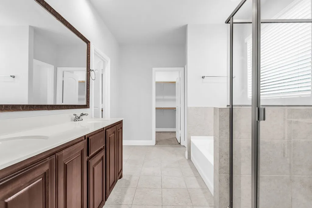 Single Family Residence For Sale in Tarrant County , 3732 Trillium Drive, Fort Worth, Texas 76244, 4 Bedroom, 3 Bathroom, 2 Garage spaces, 2,866 Sqft, built in 2021, Preowned, mls#21239094, Real Estate Agent in Fort Worth, Homes For Sale in Tarrant county, Homes For Sale in Fort Worth, Realtor in Fort Worth Texas, Real Estate Brokerage Independent Realty Texas, Luminita Cordes Realtor