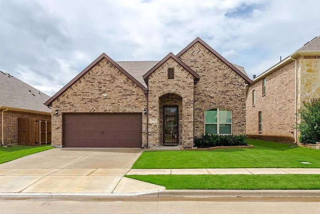 Single Family Residence For Sale in Tarrant County , 3732 Trillium Drive, Fort Worth, Texas 76244, 4 Bedroom, 3 Bathroom, 2 Garage spaces, 2,866 Sqft, built in 2021, Preowned, mls#21239094, Real Estate Agent in Fort Worth, Homes For Sale in Tarrant county, Homes For Sale in Fort Worth, Realtor in Fort Worth Texas, Real Estate Brokerage Independent Realty Texas, Luminita Cordes Realtor
