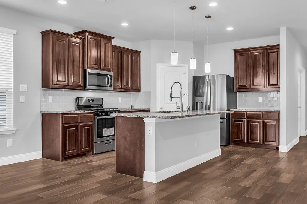 Single Family Residence For Sale in Tarrant County , 3732 Trillium Drive, Fort Worth, Texas 76244, 4 Bedroom, 3 Bathroom, 2 Garage spaces, 2,866 Sqft, built in 2021, Preowned, mls#21239094, Real Estate Agent in Fort Worth, Homes For Sale in Tarrant county, Homes For Sale in Fort Worth, Realtor in Fort Worth Texas, Real Estate Brokerage Independent Realty Texas, Luminita Cordes Realtor