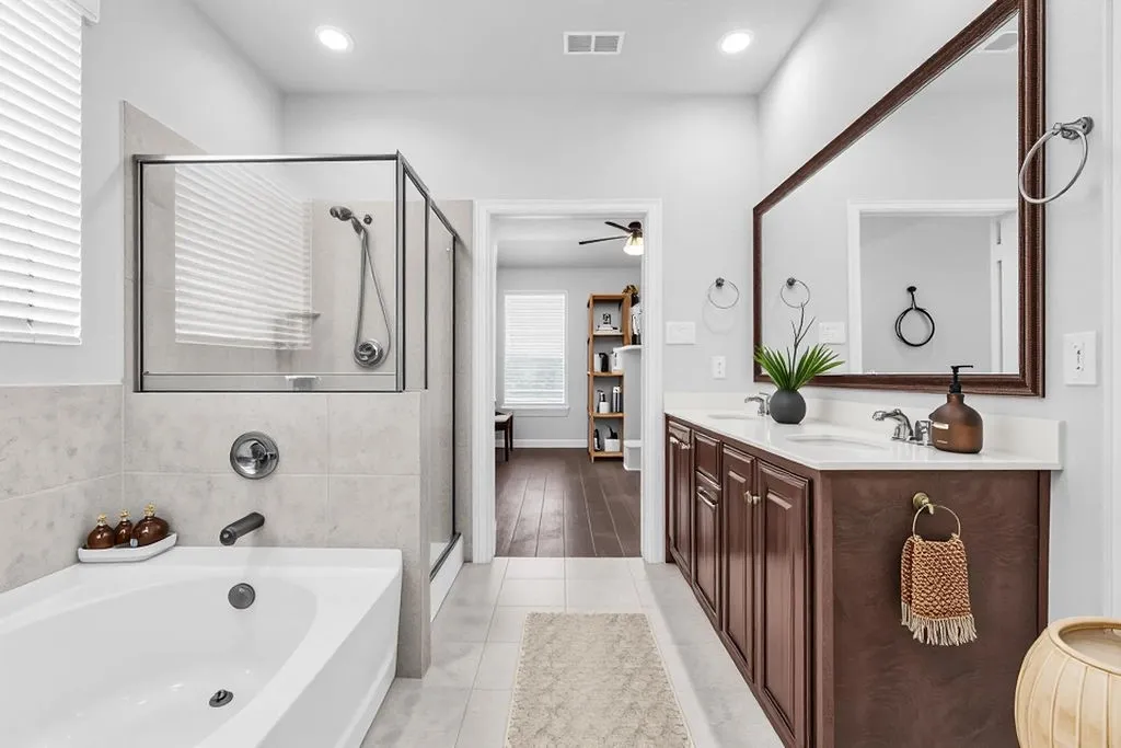 Single Family Residence For Sale in Tarrant County , 3732 Trillium Drive, Fort Worth, Texas 76244, 4 Bedroom, 3 Bathroom, 2 Garage spaces, 2,866 Sqft, built in 2021, Preowned, mls#21239094, Real Estate Agent in Fort Worth, Homes For Sale in Tarrant county, Homes For Sale in Fort Worth, Realtor in Fort Worth Texas, Real Estate Brokerage Independent Realty Texas, Luminita Cordes Realtor