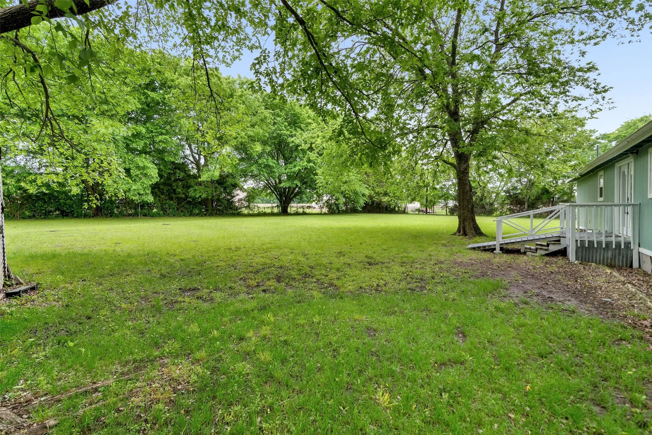 Single Family Residence For Sale in Collin County , 8546 County Road 500, Blue Ridge, Texas 75424, 4 Bedroom, 2 Bathroom, Garage spaces, 1,296 Sqft, built in 1985, mls#21241095, Real Estate Agent in Blue Ridge, Homes For Sale in Collin county, Homes For Sale in Blue Ridge, Realtor in Blue Ridge Texas, Real Estate Brokerage Independent Realty Texas, Luminita Cordes Realtor