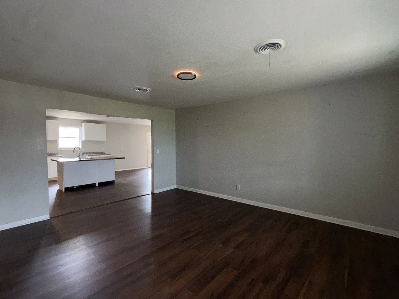Single Family Residence For Sale in Henderson County , 410 Lone Star Road, Trinidad, Texas 75163, 3 Bedroom, 2 Bathroom, 2 Garage spaces, 2,238 Sqft, built in 1977, mls#21238616, Real Estate Agent in Trinidad, Homes For Sale in Henderson county, Homes For Sale in Trinidad, Realtor in Trinidad Texas, Real Estate Brokerage Independent Realty Texas, Luminita Cordes Realtor