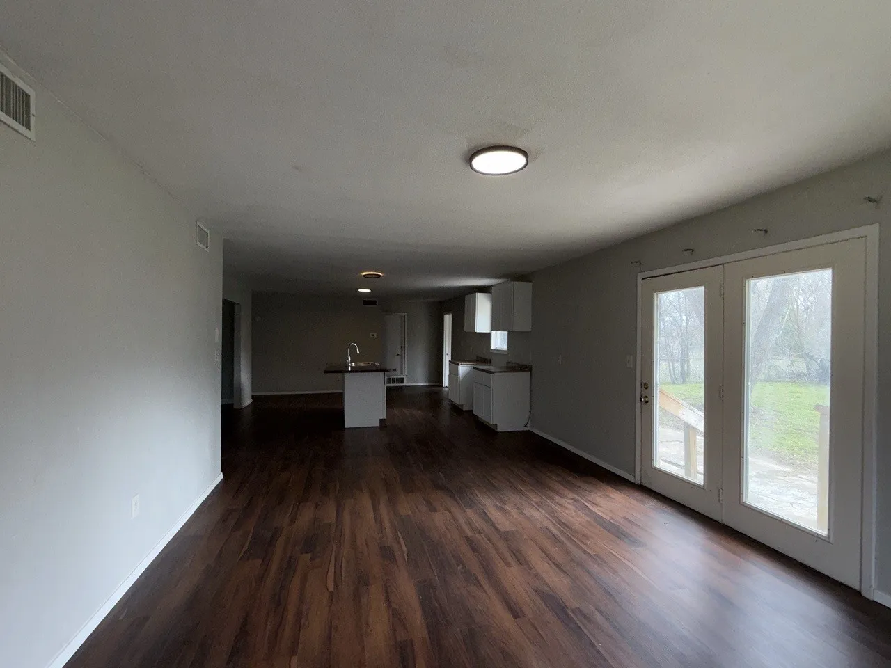 Single Family Residence For Sale in Henderson County , 410 Lone Star Road, Trinidad, Texas 75163, 3 Bedroom, 2 Bathroom, 2 Garage spaces, 2,238 Sqft, built in 1977, mls#21238616, Real Estate Agent in Trinidad, Homes For Sale in Henderson county, Homes For Sale in Trinidad, Realtor in Trinidad Texas, Real Estate Brokerage Independent Realty Texas, Luminita Cordes Realtor