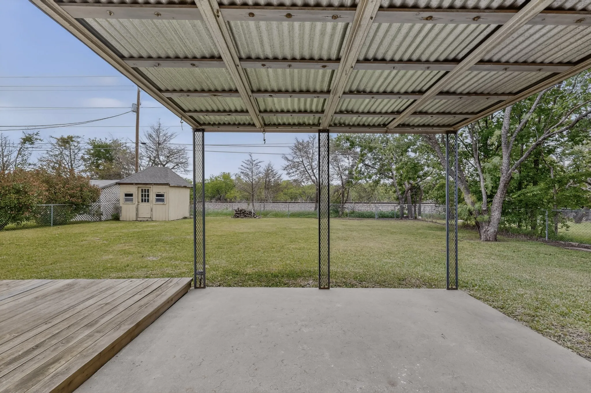 Single Family Residence For Sale in Navarro County , 1718 Northwood Boulevard, Corsicana, Texas 75110, 3 Bedroom, 2 Bathroom, 2 Garage spaces, 1,336 Sqft, built in 1993, Preowned, mls#21221805, Real Estate Agent in Corsicana, Homes For Sale in Navarro county, Homes For Sale in Corsicana, Realtor in Corsicana Texas, Real Estate Brokerage Independent Realty Texas, Luminita Cordes Realtor