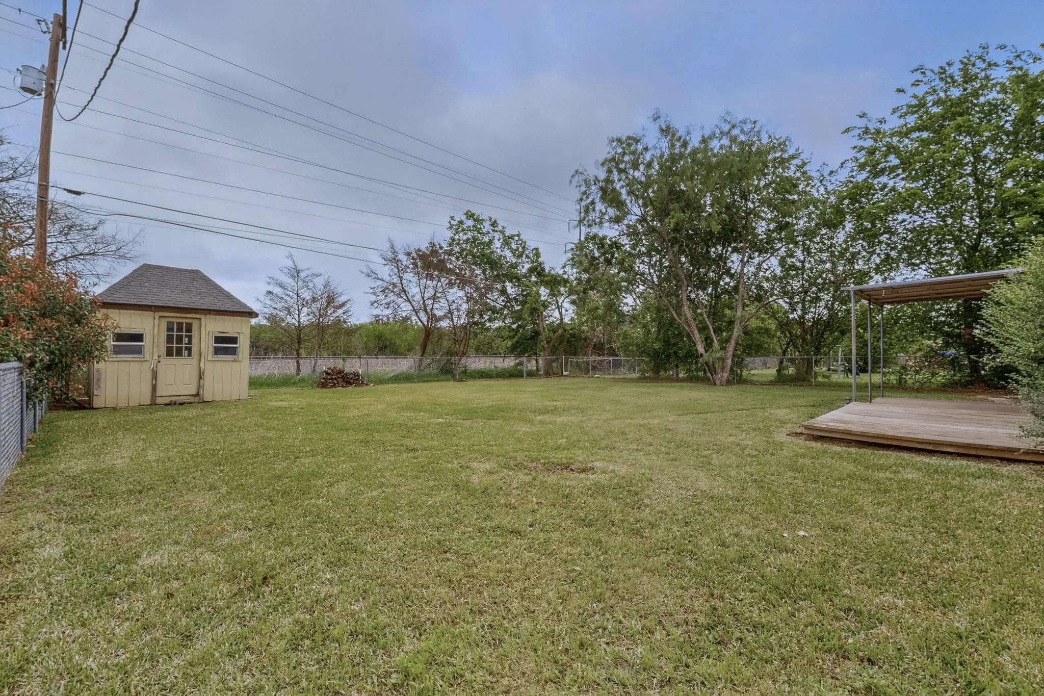 Single Family Residence For Sale in Navarro County , 1718 Northwood Boulevard, Corsicana, Texas 75110, 3 Bedroom, 2 Bathroom, 2 Garage spaces, 1,336 Sqft, built in 1993, Preowned, mls#21221805, Real Estate Agent in Corsicana, Homes For Sale in Navarro county, Homes For Sale in Corsicana, Realtor in Corsicana Texas, Real Estate Brokerage Independent Realty Texas, Luminita Cordes Realtor