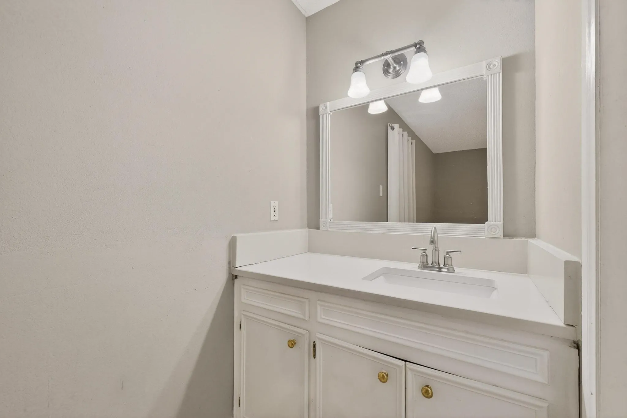 Single Family Residence For Sale in Navarro County , 1718 Northwood Boulevard, Corsicana, Texas 75110, 3 Bedroom, 2 Bathroom, 2 Garage spaces, 1,336 Sqft, built in 1993, Preowned, mls#21221805, Real Estate Agent in Corsicana, Homes For Sale in Navarro county, Homes For Sale in Corsicana, Realtor in Corsicana Texas, Real Estate Brokerage Independent Realty Texas, Luminita Cordes Realtor