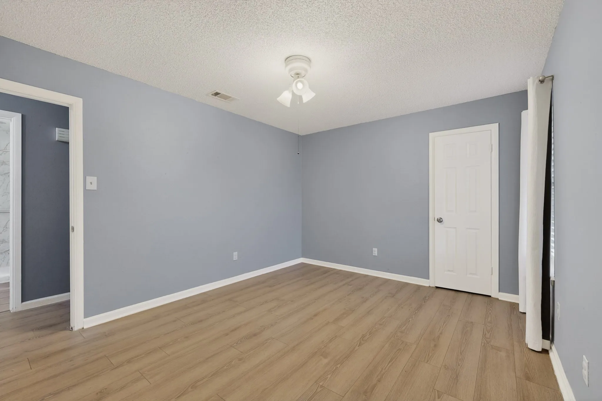 Single Family Residence For Sale in Navarro County , 1718 Northwood Boulevard, Corsicana, Texas 75110, 3 Bedroom, 2 Bathroom, 2 Garage spaces, 1,336 Sqft, built in 1993, Preowned, mls#21221805, Real Estate Agent in Corsicana, Homes For Sale in Navarro county, Homes For Sale in Corsicana, Realtor in Corsicana Texas, Real Estate Brokerage Independent Realty Texas, Luminita Cordes Realtor