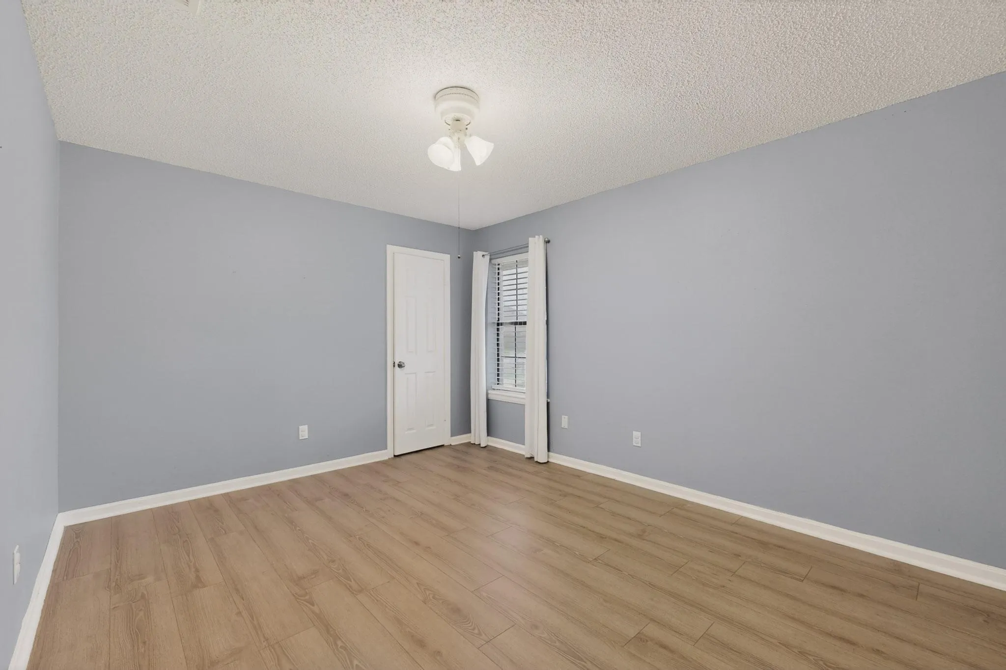 Single Family Residence For Sale in Navarro County , 1718 Northwood Boulevard, Corsicana, Texas 75110, 3 Bedroom, 2 Bathroom, 2 Garage spaces, 1,336 Sqft, built in 1993, Preowned, mls#21221805, Real Estate Agent in Corsicana, Homes For Sale in Navarro county, Homes For Sale in Corsicana, Realtor in Corsicana Texas, Real Estate Brokerage Independent Realty Texas, Luminita Cordes Realtor