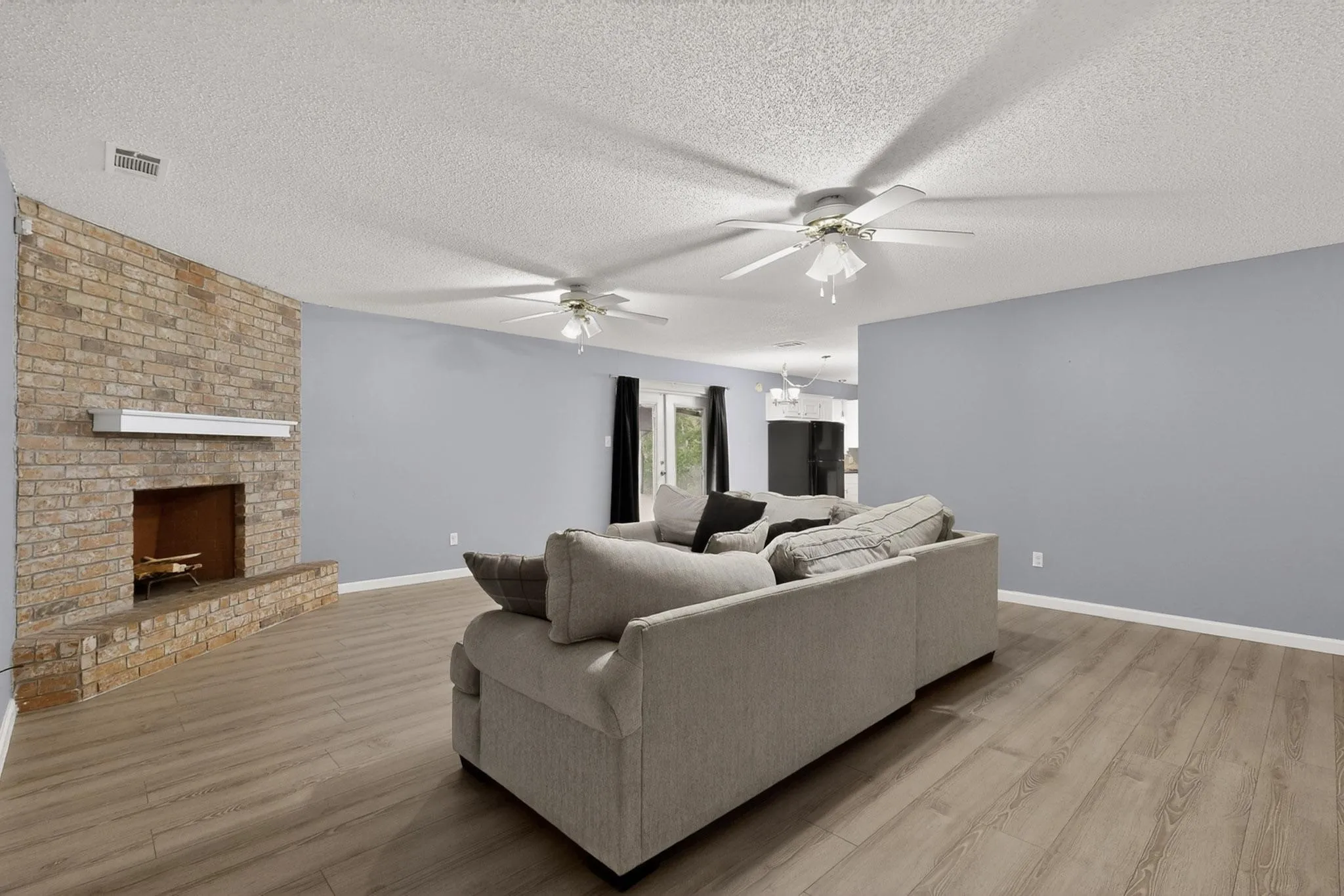 Single Family Residence For Sale in Navarro County , 1718 Northwood Boulevard, Corsicana, Texas 75110, 3 Bedroom, 2 Bathroom, 2 Garage spaces, 1,336 Sqft, built in 1993, Preowned, mls#21221805, Real Estate Agent in Corsicana, Homes For Sale in Navarro county, Homes For Sale in Corsicana, Realtor in Corsicana Texas, Real Estate Brokerage Independent Realty Texas, Luminita Cordes Realtor