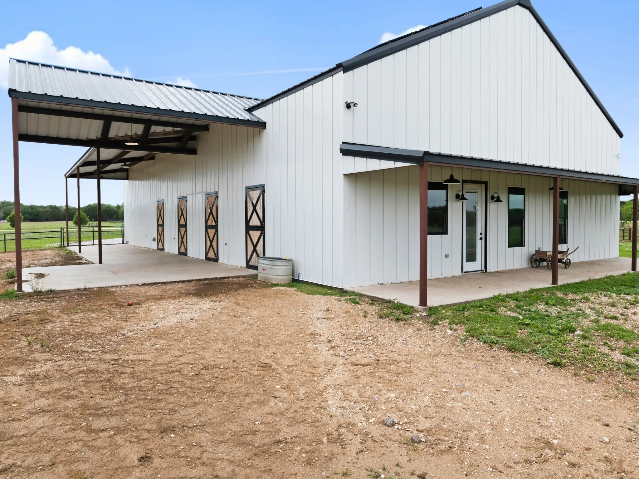 Single Family Residence For Sale in Mc Lennan County , 2014 W Elm Mott Drive, Waco, Texas 76705, 4 Bedroom, 5 Bathroom, 3 Garage spaces, 3,156 Sqft, built in 2022, mls#21211507, Real Estate Agent in Waco, Homes For Sale in Mc Lennan county, Homes For Sale in Waco, Realtor in Waco Texas, Real Estate Brokerage Independent Realty Texas, Luminita Cordes Realtor