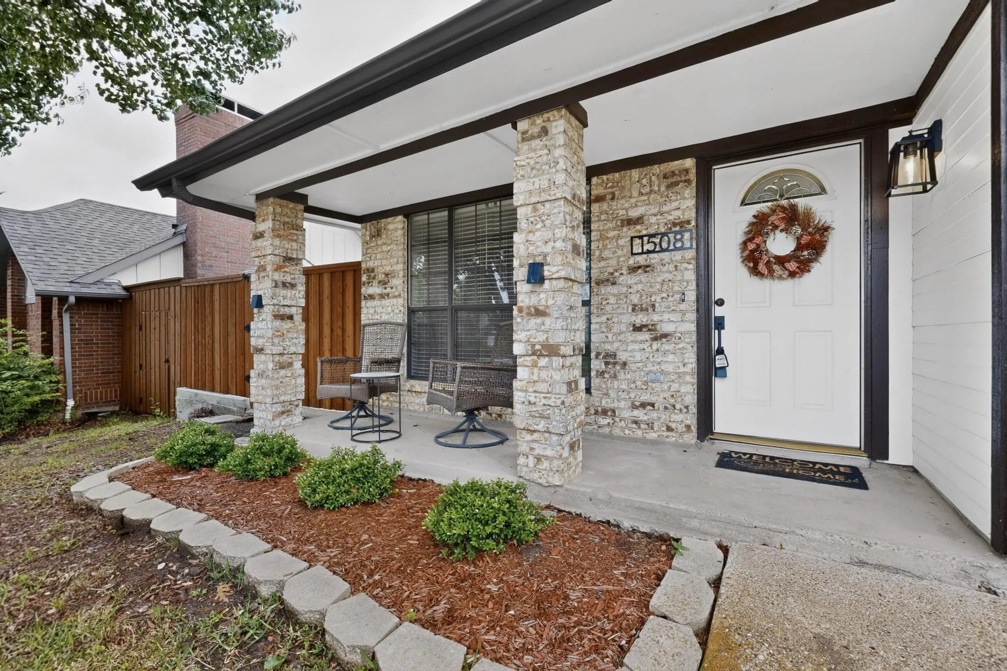 Single Family Residence For Sale in Dallas County , 1508 Panola Drive, Mesquite, Texas 75150, 4 Bedroom, 2 Bathroom, 2 Garage spaces, 1,908 Sqft, built in 1985, Preowned, mls#21232086, Real Estate Agent in Mesquite, Homes For Sale in Dallas county, Homes For Sale in Mesquite, Realtor in Mesquite Texas, Real Estate Brokerage Independent Realty Texas, Luminita Cordes Realtor