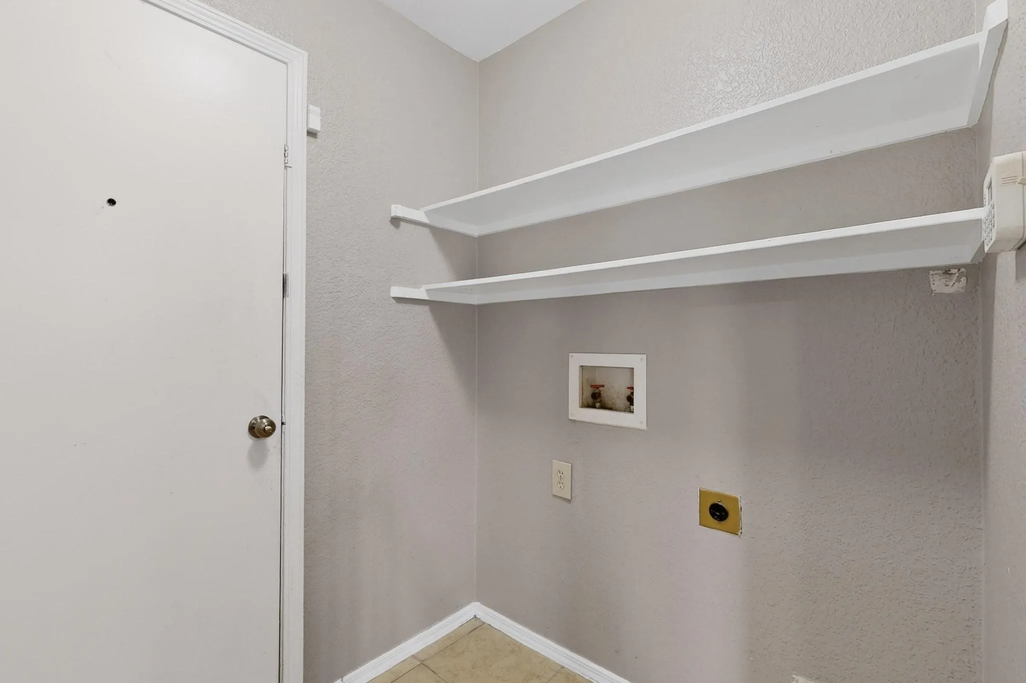 Single Family Residence For Sale in Dallas County , 1508 Panola Drive, Mesquite, Texas 75150, 4 Bedroom, 2 Bathroom, 2 Garage spaces, 1,908 Sqft, built in 1985, Preowned, mls#21232086, Real Estate Agent in Mesquite, Homes For Sale in Dallas county, Homes For Sale in Mesquite, Realtor in Mesquite Texas, Real Estate Brokerage Independent Realty Texas, Luminita Cordes Realtor