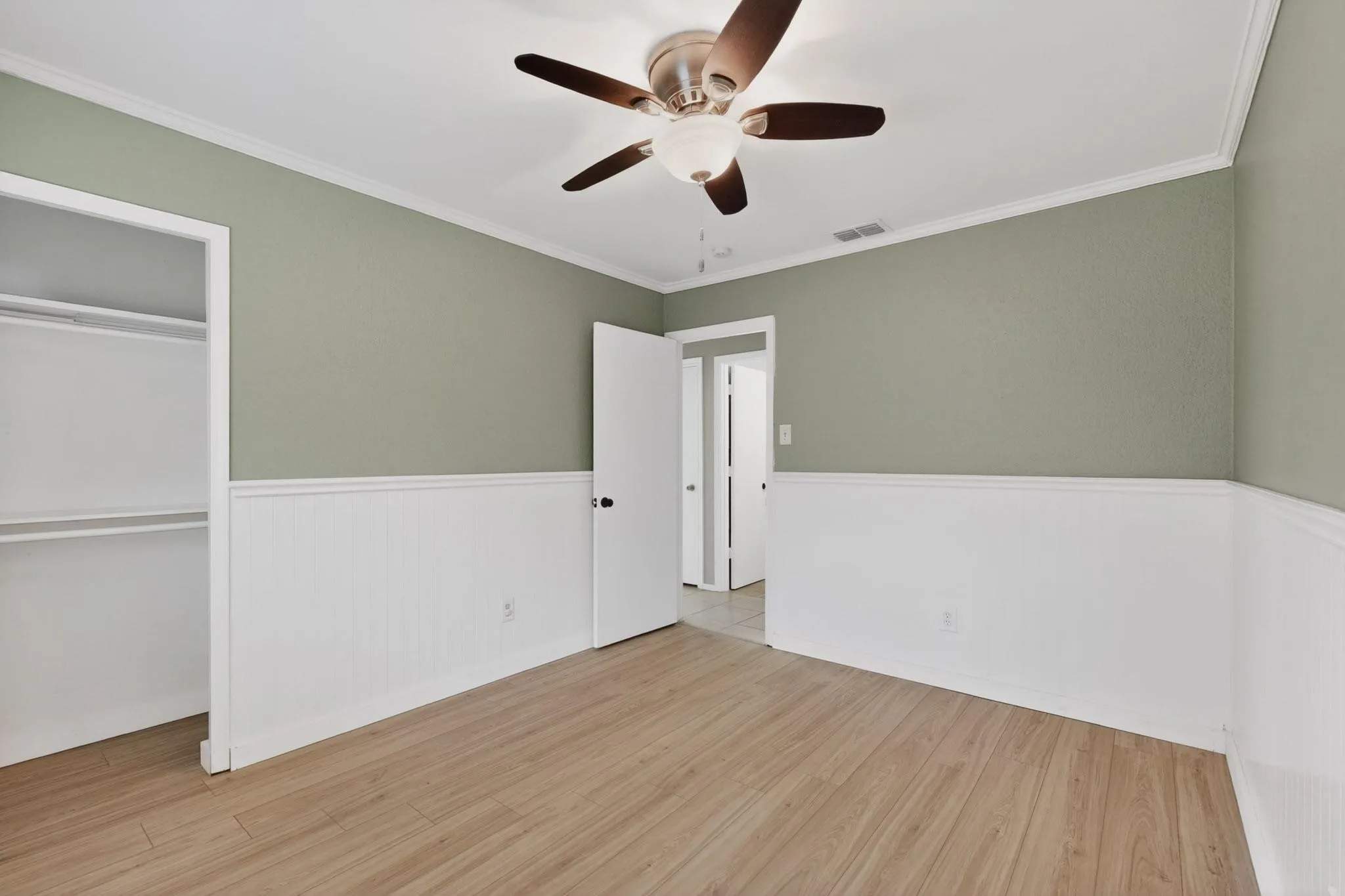 Single Family Residence For Sale in Dallas County , 1508 Panola Drive, Mesquite, Texas 75150, 4 Bedroom, 2 Bathroom, 2 Garage spaces, 1,908 Sqft, built in 1985, Preowned, mls#21232086, Real Estate Agent in Mesquite, Homes For Sale in Dallas county, Homes For Sale in Mesquite, Realtor in Mesquite Texas, Real Estate Brokerage Independent Realty Texas, Luminita Cordes Realtor