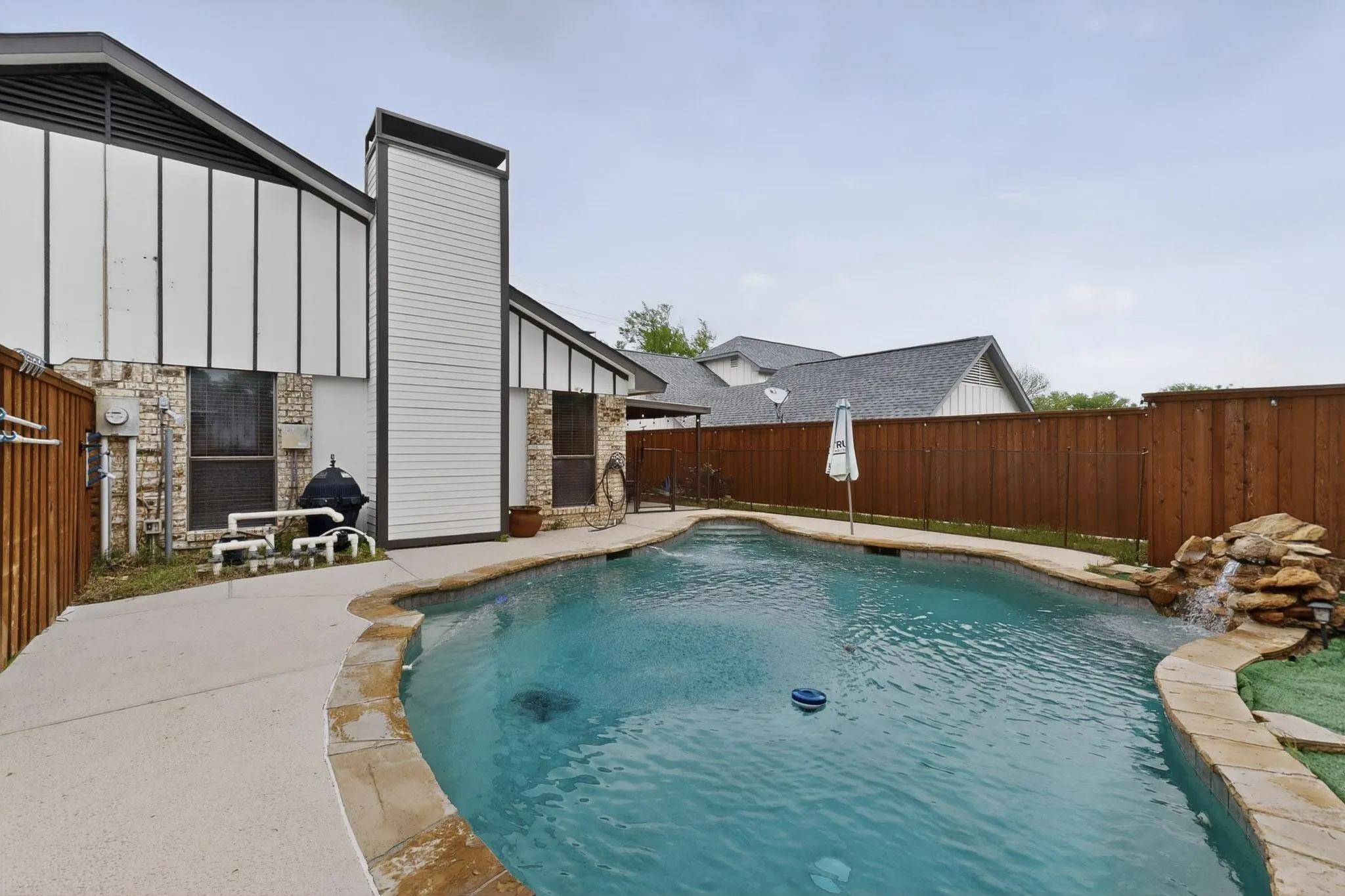 Single Family Residence For Sale in Dallas County , 1508 Panola Drive, Mesquite, Texas 75150, 4 Bedroom, 2 Bathroom, 2 Garage spaces, 1,908 Sqft, built in 1985, Preowned, mls#21232086, Real Estate Agent in Mesquite, Homes For Sale in Dallas county, Homes For Sale in Mesquite, Realtor in Mesquite Texas, Real Estate Brokerage Independent Realty Texas, Luminita Cordes Realtor
