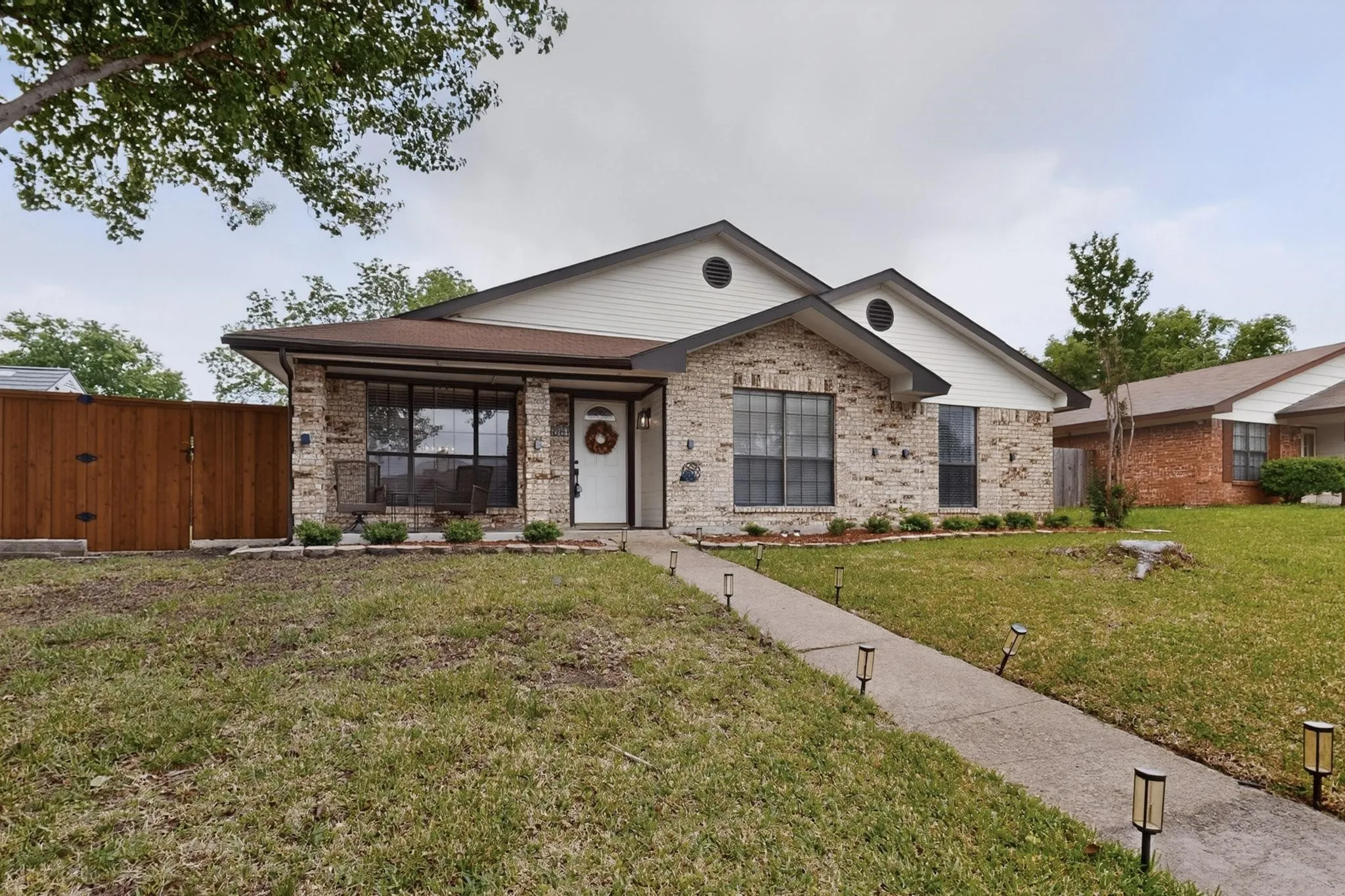 Single Family Residence For Sale in Dallas County , 1508 Panola Drive, Mesquite, Texas 75150, 4 Bedroom, 2 Bathroom, 2 Garage spaces, 1,908 Sqft, built in 1985, Preowned, mls#21232086, Real Estate Agent in Mesquite, Homes For Sale in Dallas county, Homes For Sale in Mesquite, Realtor in Mesquite Texas, Real Estate Brokerage Independent Realty Texas, Luminita Cordes Realtor