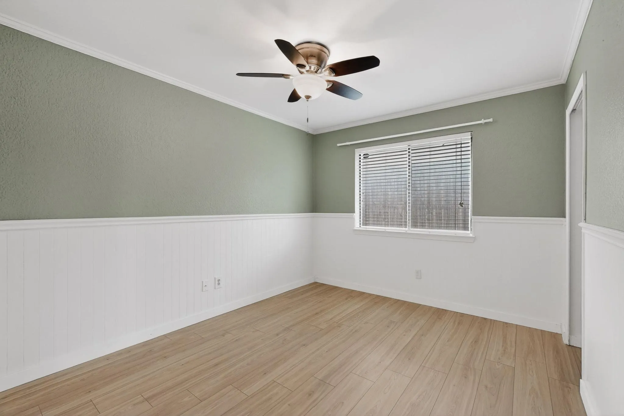 Single Family Residence For Sale in Dallas County , 1508 Panola Drive, Mesquite, Texas 75150, 4 Bedroom, 2 Bathroom, 2 Garage spaces, 1,908 Sqft, built in 1985, Preowned, mls#21232086, Real Estate Agent in Mesquite, Homes For Sale in Dallas county, Homes For Sale in Mesquite, Realtor in Mesquite Texas, Real Estate Brokerage Independent Realty Texas, Luminita Cordes Realtor