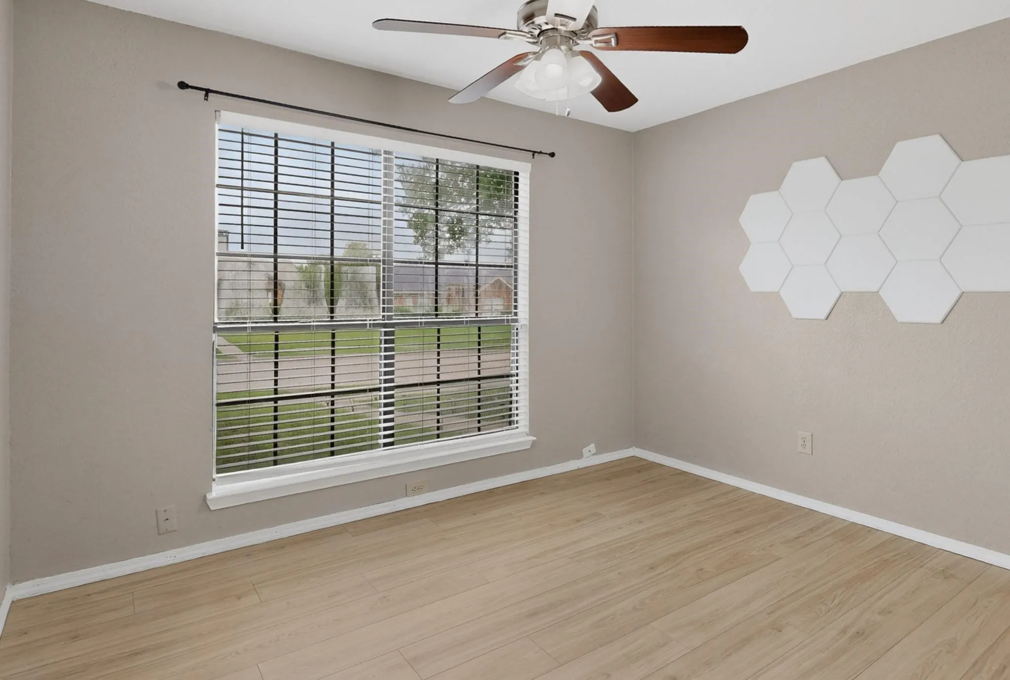 Single Family Residence For Sale in Dallas County , 1508 Panola Drive, Mesquite, Texas 75150, 4 Bedroom, 2 Bathroom, 2 Garage spaces, 1,908 Sqft, built in 1985, Preowned, mls#21232086, Real Estate Agent in Mesquite, Homes For Sale in Dallas county, Homes For Sale in Mesquite, Realtor in Mesquite Texas, Real Estate Brokerage Independent Realty Texas, Luminita Cordes Realtor