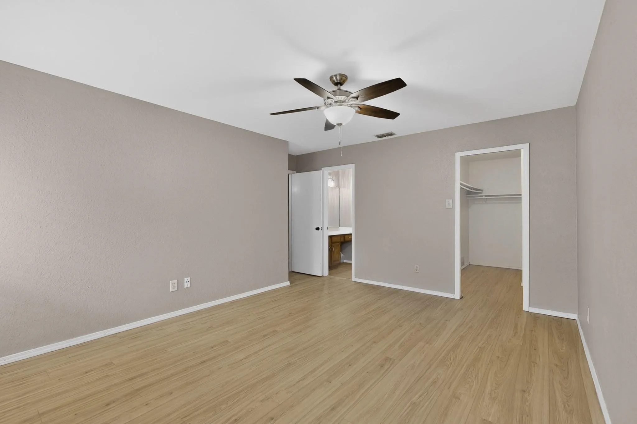 Single Family Residence For Sale in Dallas County , 1508 Panola Drive, Mesquite, Texas 75150, 4 Bedroom, 2 Bathroom, 2 Garage spaces, 1,908 Sqft, built in 1985, Preowned, mls#21232086, Real Estate Agent in Mesquite, Homes For Sale in Dallas county, Homes For Sale in Mesquite, Realtor in Mesquite Texas, Real Estate Brokerage Independent Realty Texas, Luminita Cordes Realtor