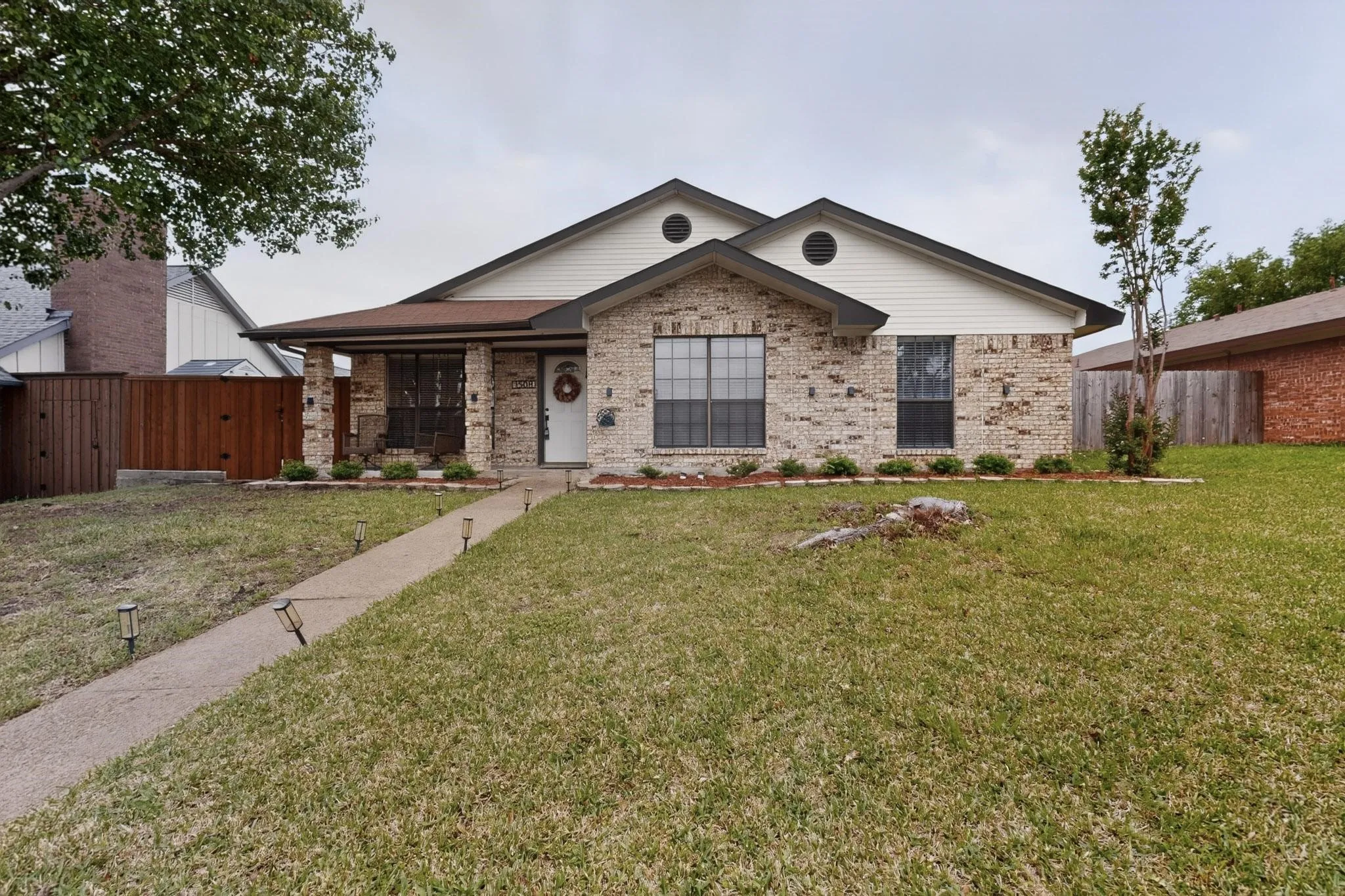 Single Family Residence For Sale in Dallas County , 1508 Panola Drive, Mesquite, Texas 75150, 4 Bedroom, 2 Bathroom, 2 Garage spaces, 1,908 Sqft, built in 1985, Preowned, mls#21232086, Real Estate Agent in Mesquite, Homes For Sale in Dallas county, Homes For Sale in Mesquite, Realtor in Mesquite Texas, Real Estate Brokerage Independent Realty Texas, Luminita Cordes Realtor