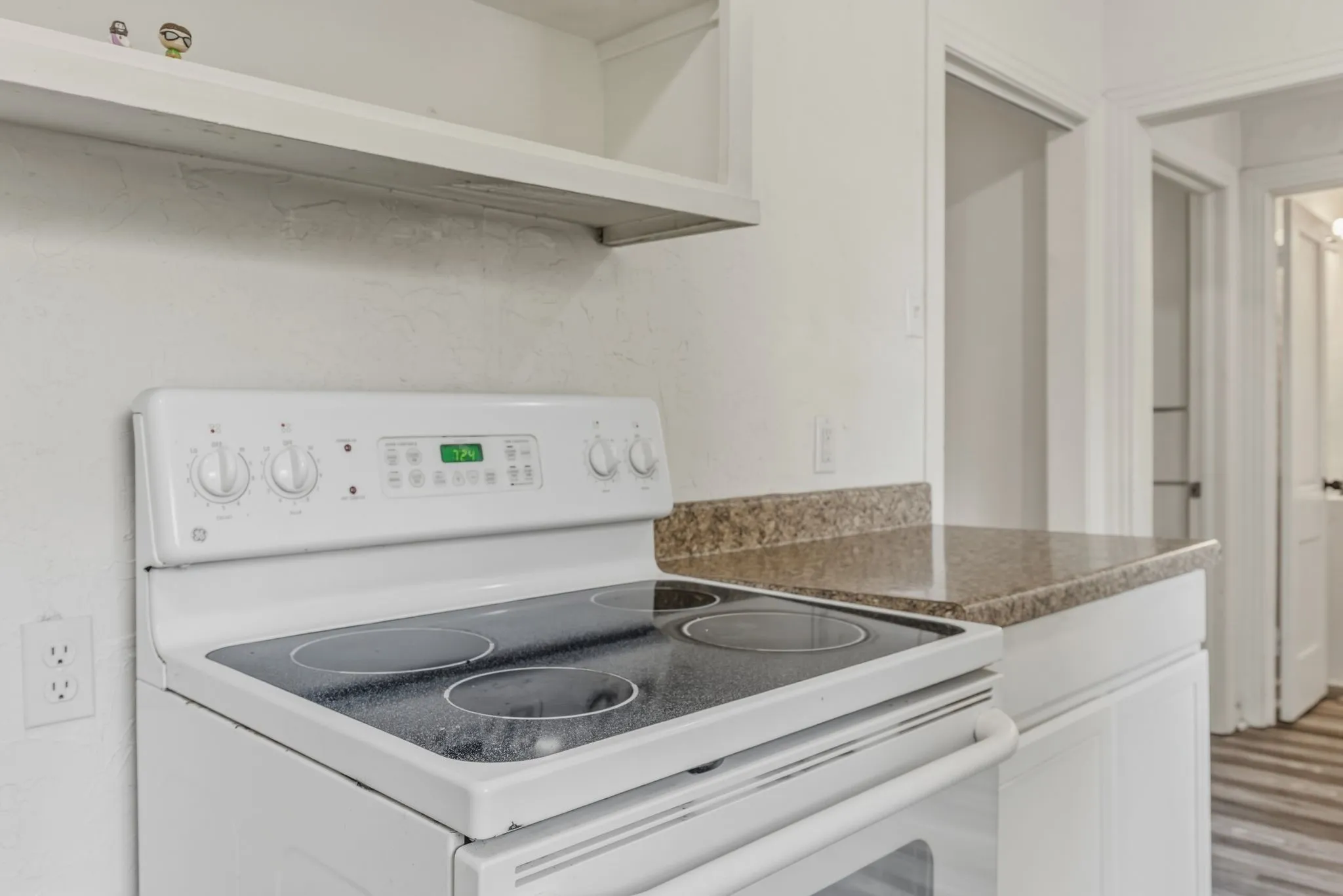 Single Family Residence For Sale in Hopkins County , 834 Brinker Street, Sulphur Springs, Texas 75482, 2 Bedroom, 1 Bathroom, 1 Garage spaces, 696 Sqft, built in 1950, mls#21231363, Real Estate Agent in Sulphur Springs, Homes For Sale in Hopkins county, Homes For Sale in Sulphur Springs, Realtor in Sulphur Springs Texas, Real Estate Brokerage Independent Realty Texas, Luminita Cordes Realtor