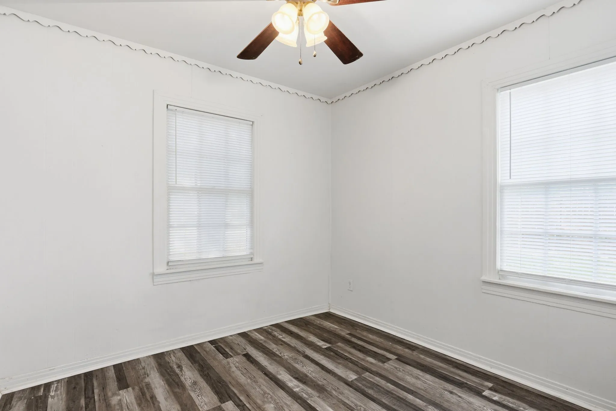 Single Family Residence For Sale in Hopkins County , 834 Brinker Street, Sulphur Springs, Texas 75482, 2 Bedroom, 1 Bathroom, 1 Garage spaces, 696 Sqft, built in 1950, mls#21231363, Real Estate Agent in Sulphur Springs, Homes For Sale in Hopkins county, Homes For Sale in Sulphur Springs, Realtor in Sulphur Springs Texas, Real Estate Brokerage Independent Realty Texas, Luminita Cordes Realtor
