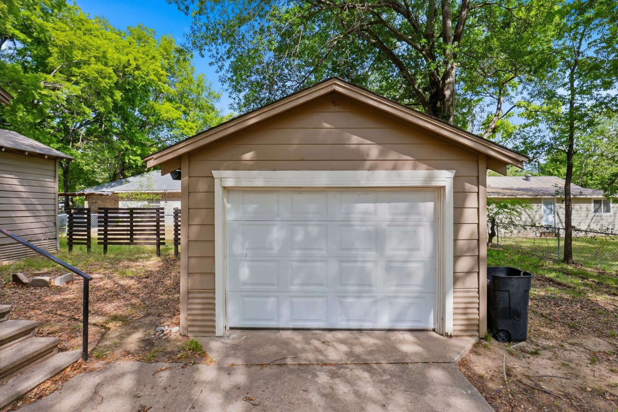 Single Family Residence For Sale in Hopkins County , 834 Brinker Street, Sulphur Springs, Texas 75482, 2 Bedroom, 1 Bathroom, 1 Garage spaces, 696 Sqft, built in 1950, mls#21231363, Real Estate Agent in Sulphur Springs, Homes For Sale in Hopkins county, Homes For Sale in Sulphur Springs, Realtor in Sulphur Springs Texas, Real Estate Brokerage Independent Realty Texas, Luminita Cordes Realtor